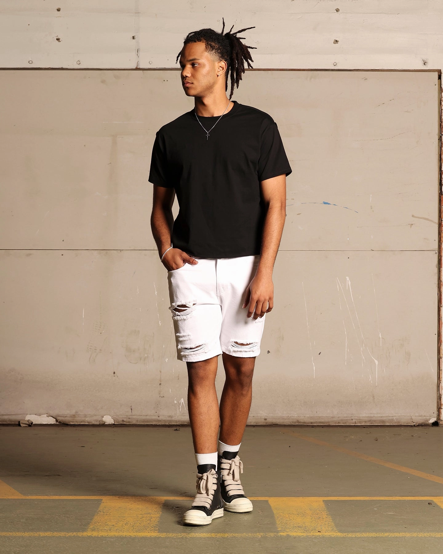 Abrasion Proof Fabric quick-dry feature Saint Morta Destroyer Distressed Shorts White