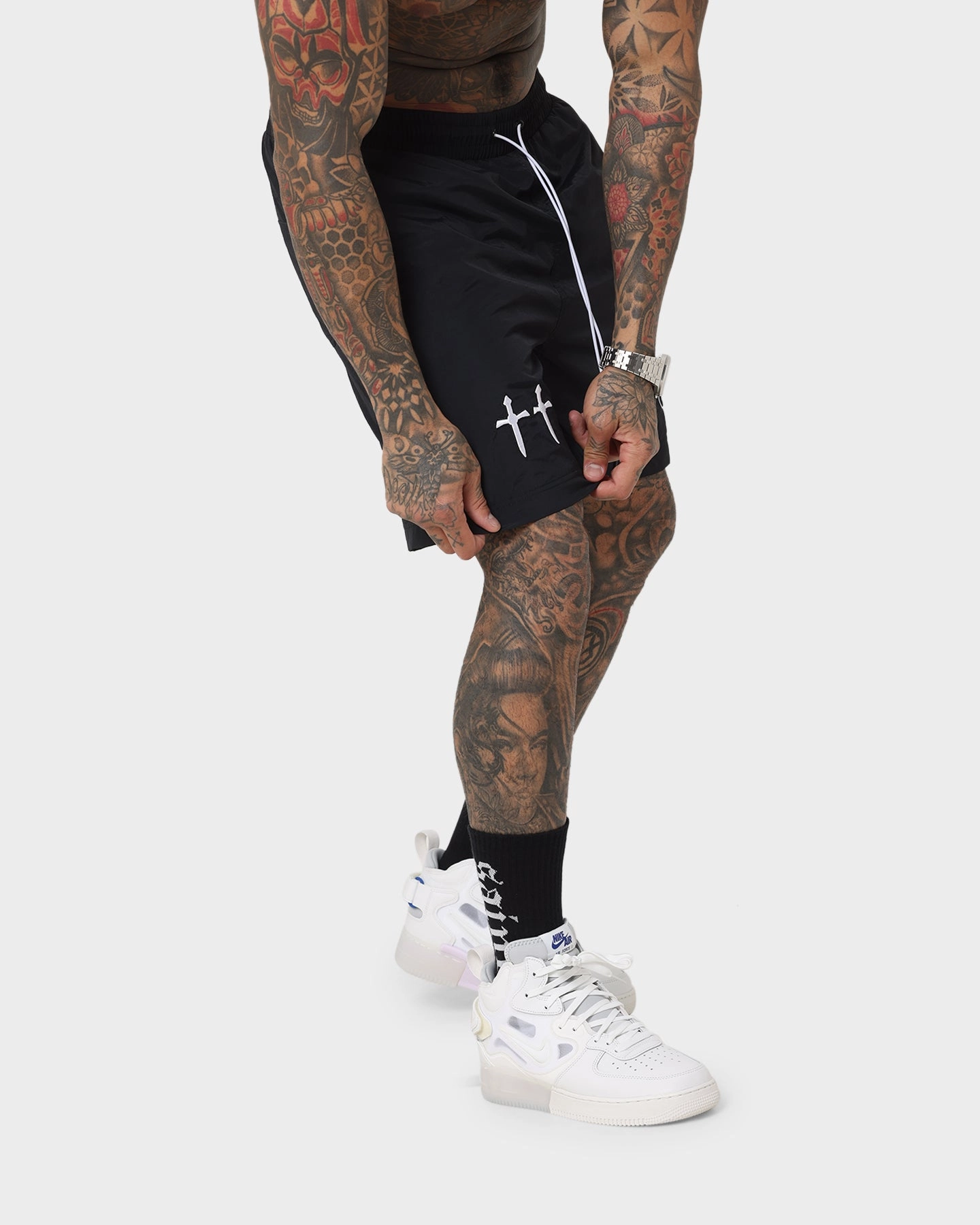 Quick Dry Technology Weekend Wear Saint Morta Fallen Beach Shorts Black/White
