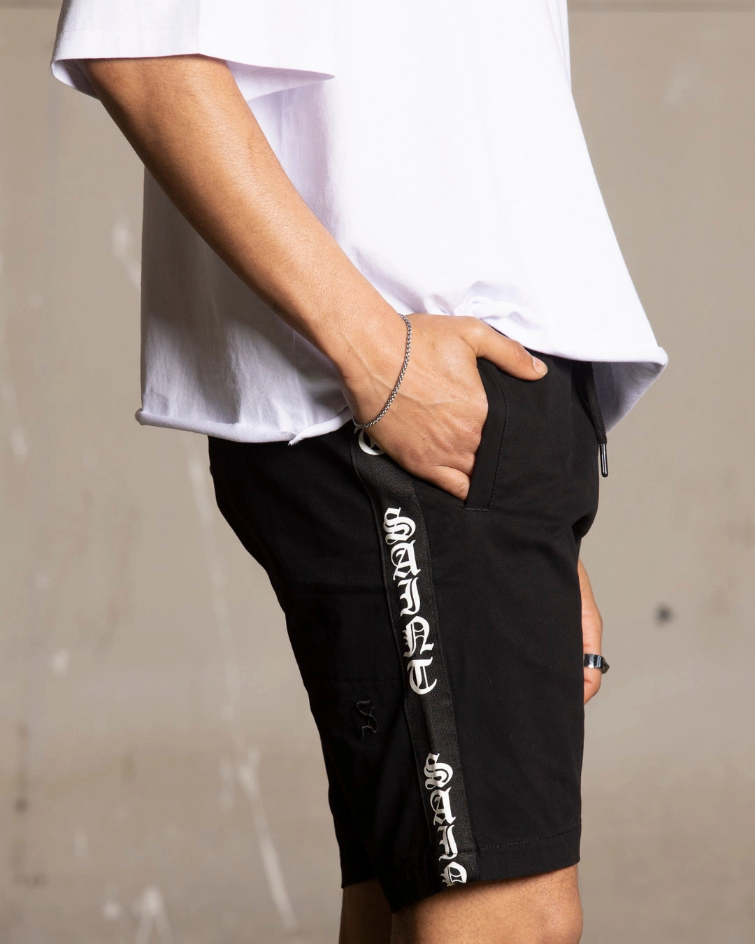 Saint Morta Fallen Walk Shorts Black Sporty Edge Flatlock Seam Technology