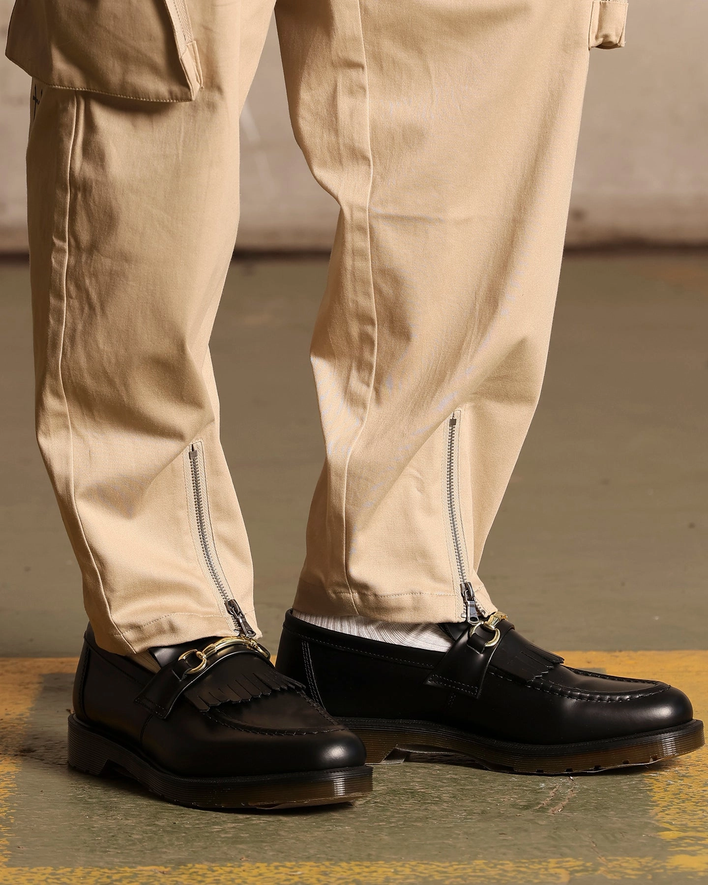 Saint Morta Gallery Zip Cargo Pants Stone Stylish Fit Breathable mesh lining
