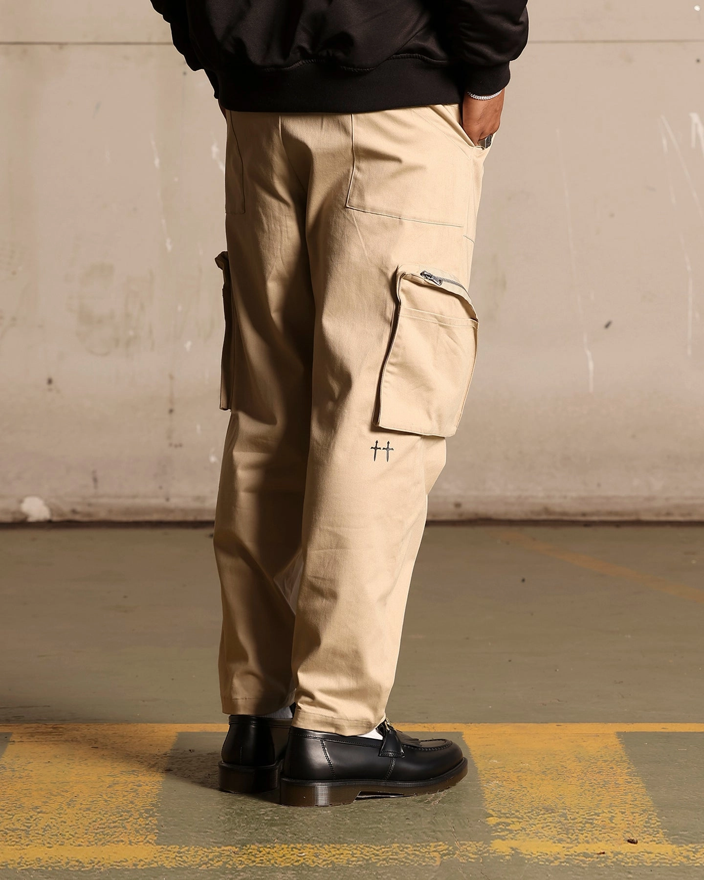 QuickReleaseBuckle Saint Morta Gallery Zip Cargo Pants Stone