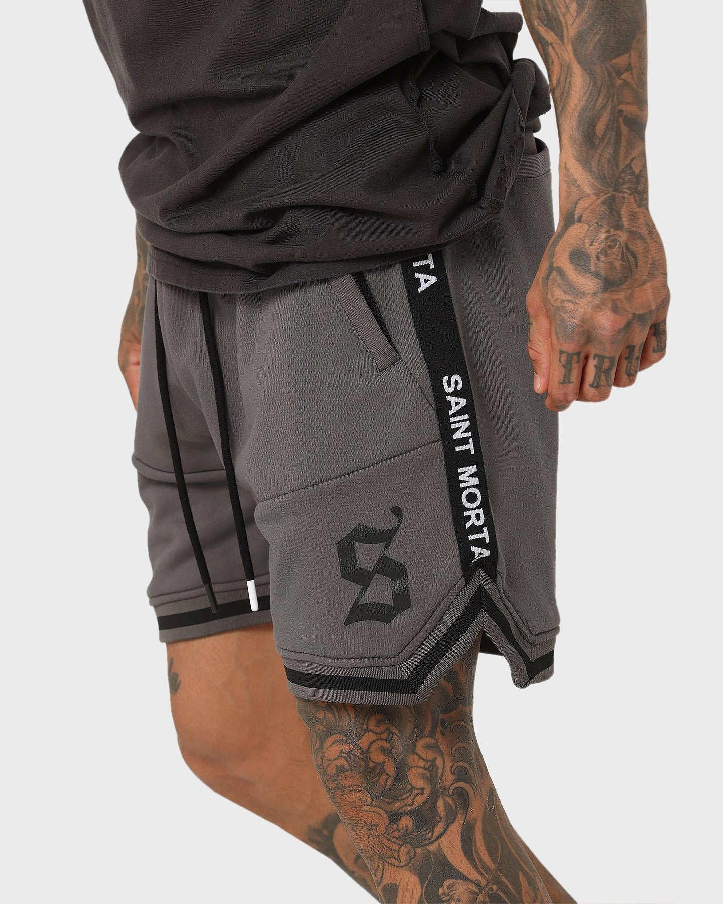 Wide Leg Opening Fresh Look Saint Morta Icon X Fleece Short Dark Grey
