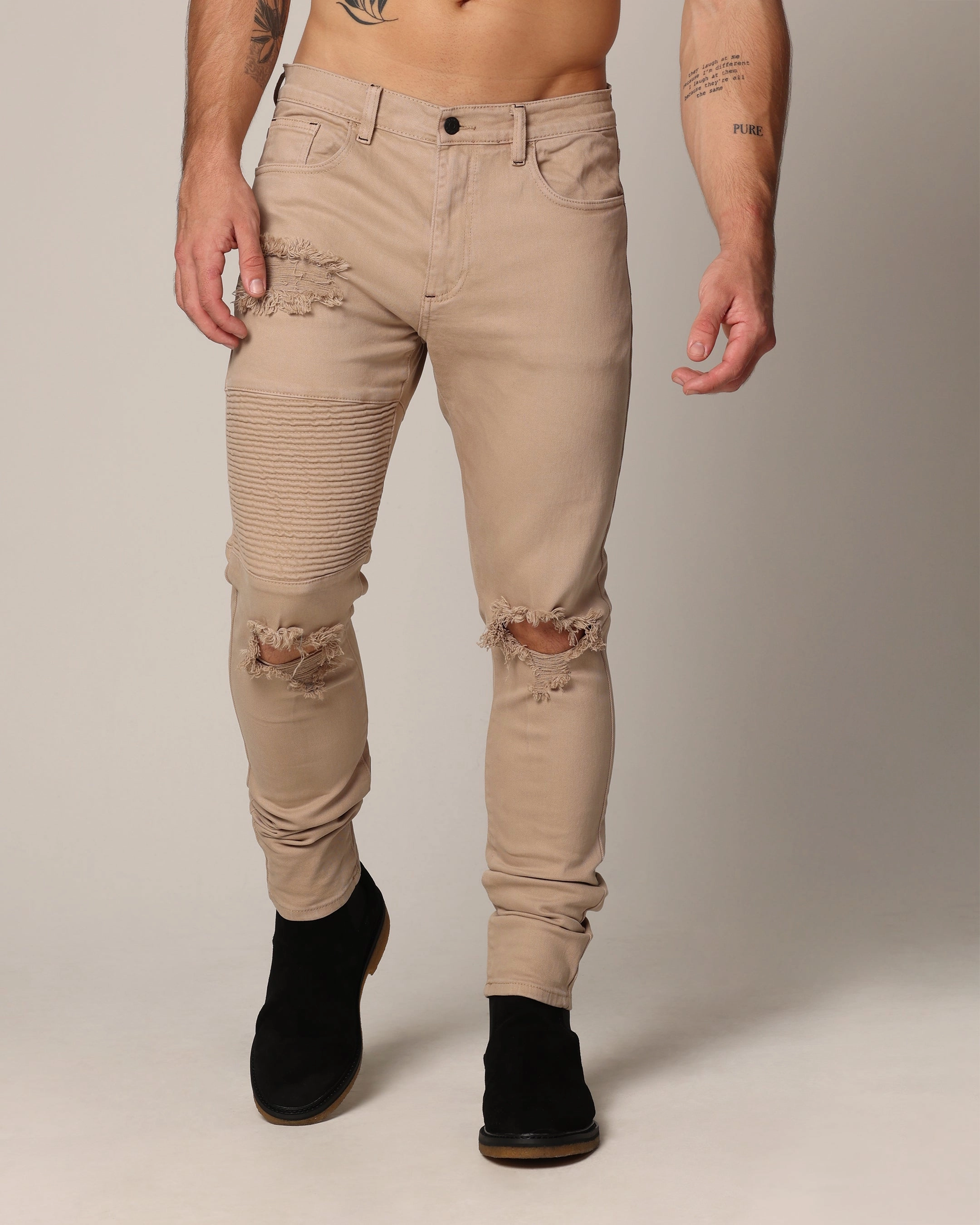 City Walk Comfy Weekend Getaway Saint Morta Men's Index Distressed Biker Jeans Bone