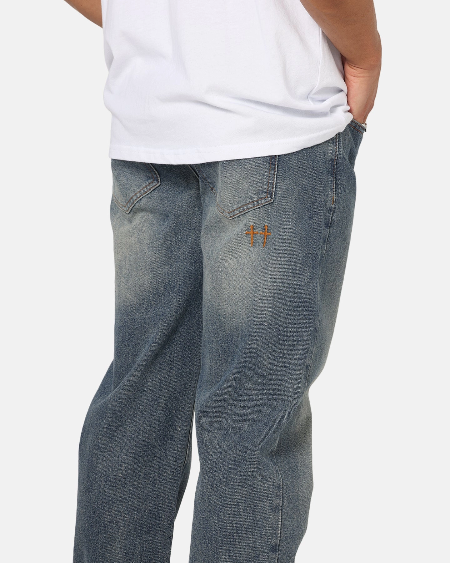 Sustainable Beach Day Saint Morta Psykhe Jeans Dirty Denim