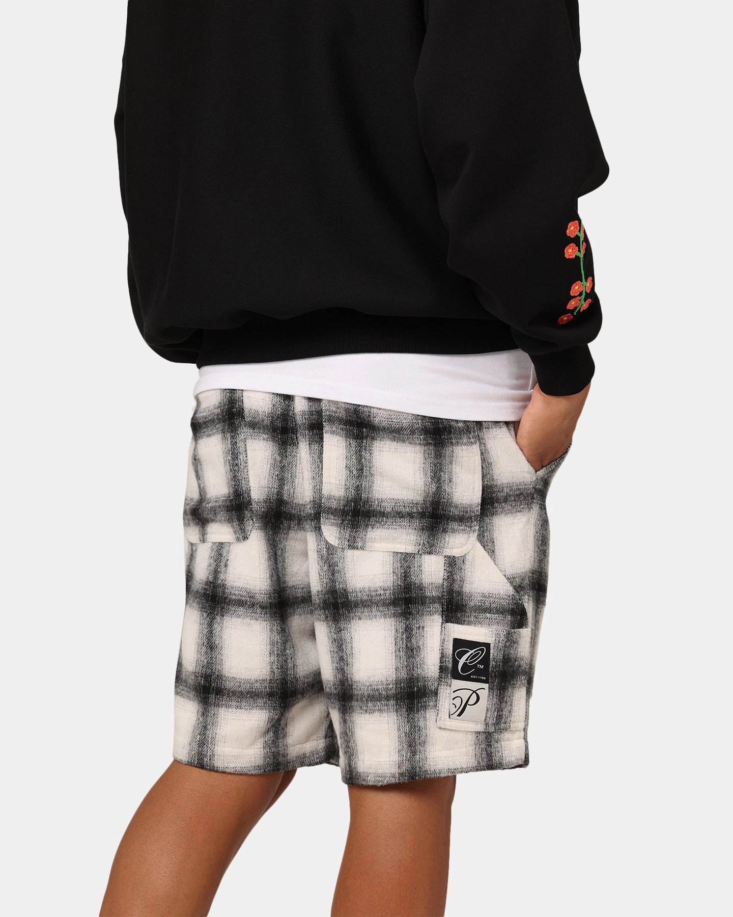Carre Daily Shorts Grey Plaid hiking clothes Shock Dispersing Architecture