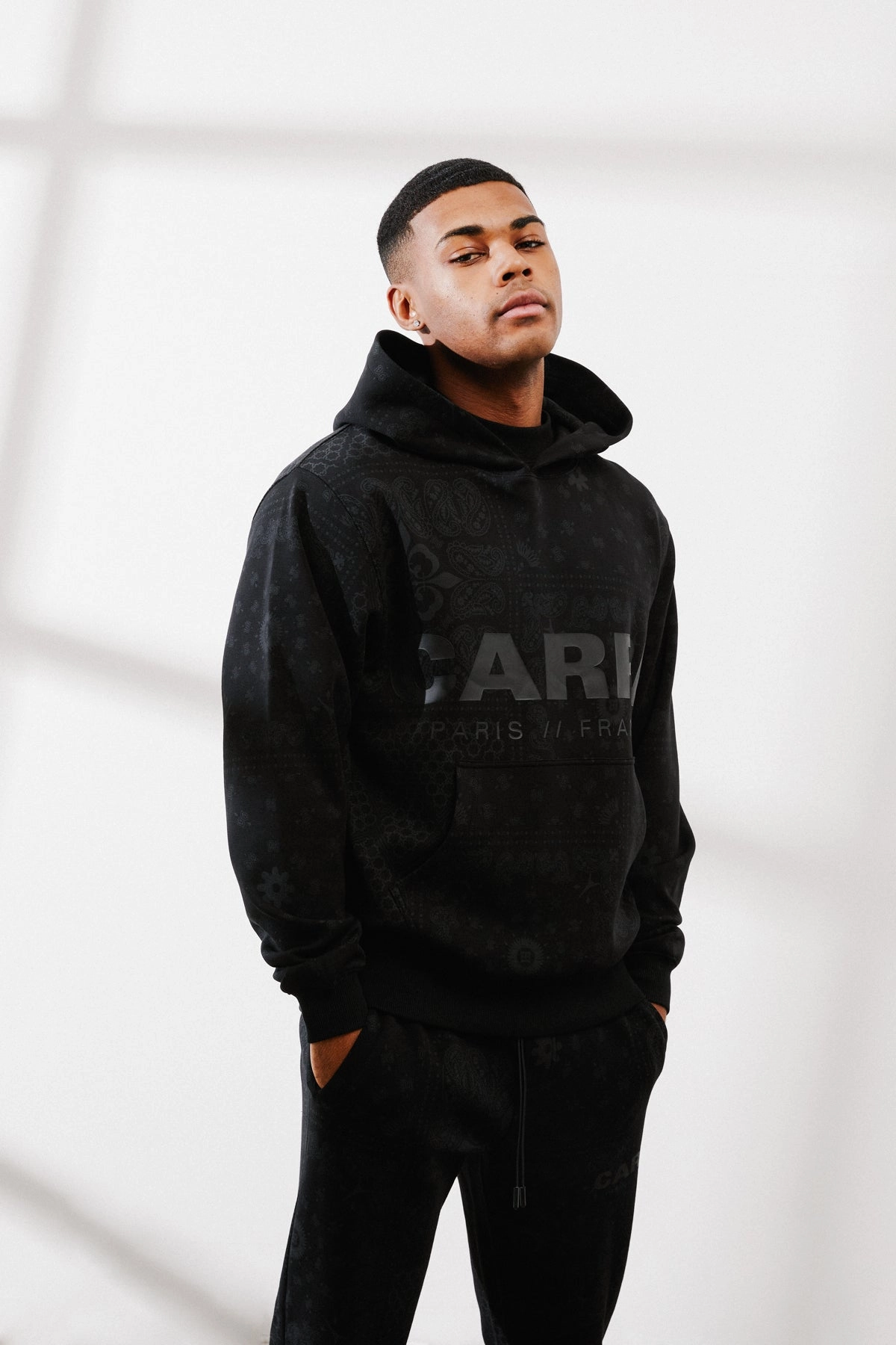 Perforated Underarm Vents Carre Bandana Ultra Motion Hoodie Black