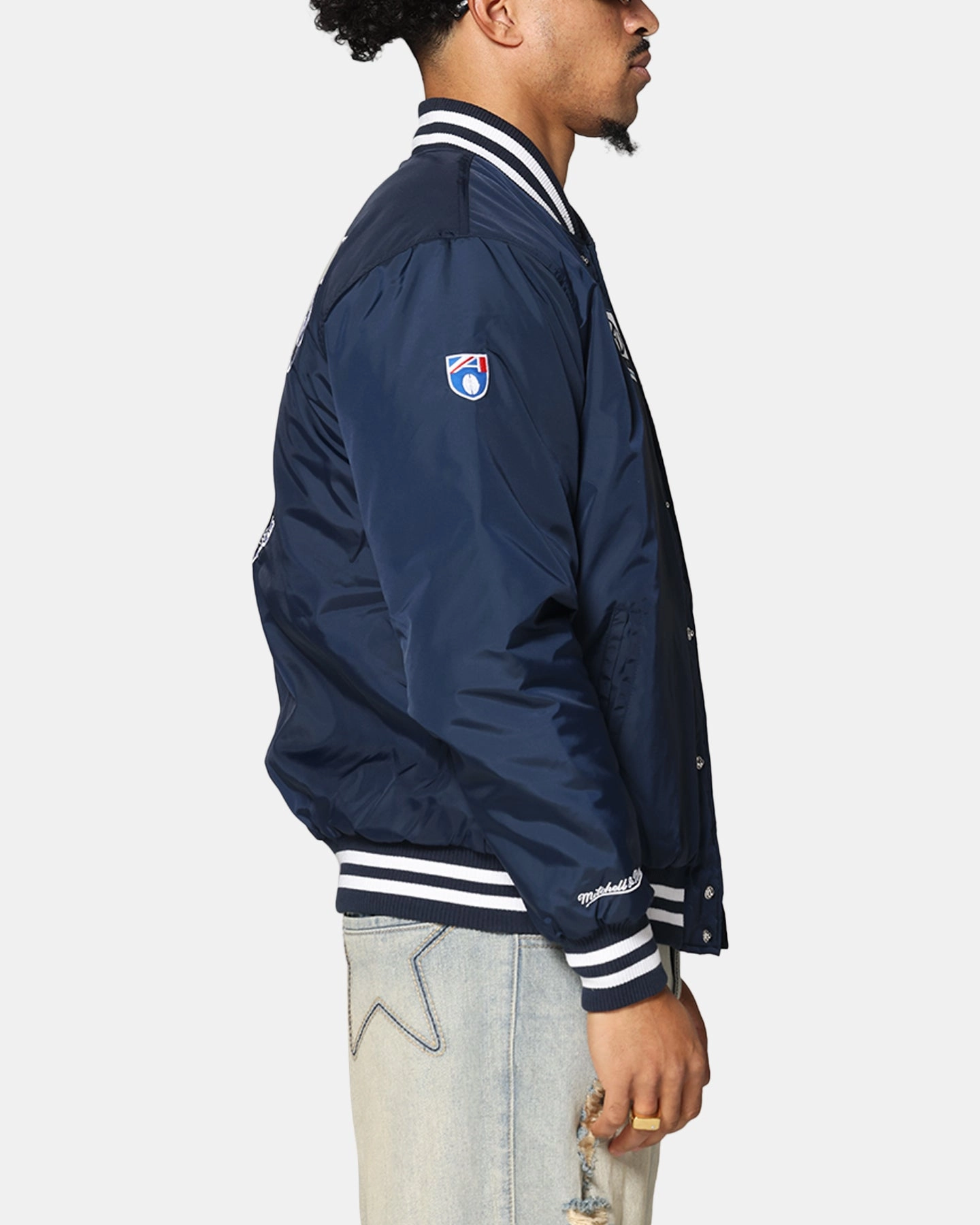 Functional GloveFriendly Cuff Design Mitchell & Ness Carlton Blues Team Bomber Jacket Navy