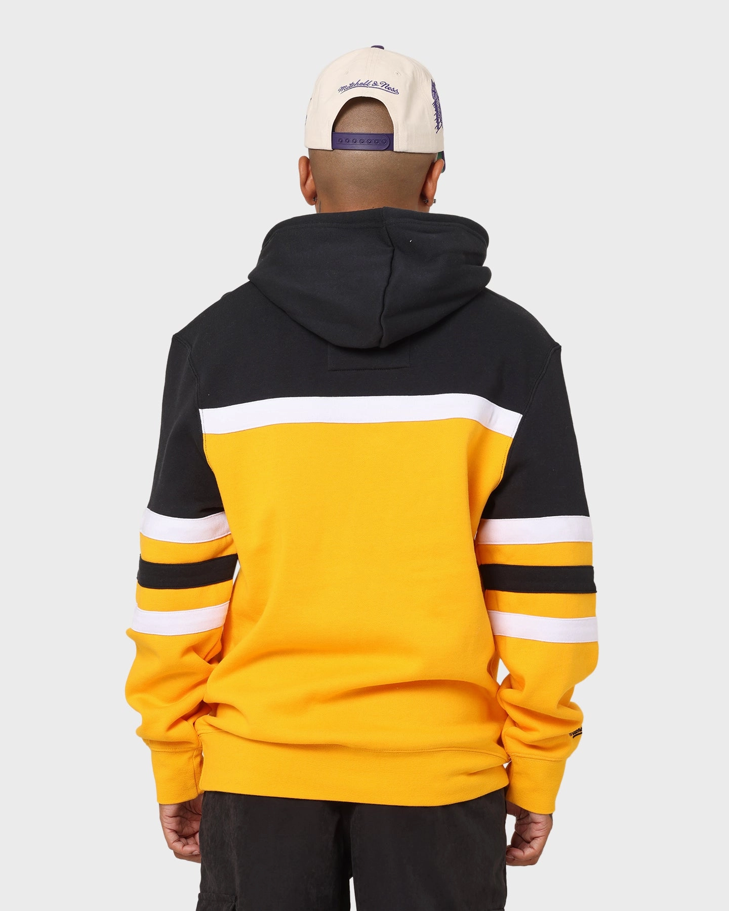 Abrasion Resistant Panels hat Mitchell & Ness Men's Los Angeles Lakers Head Coach Hoodie Black