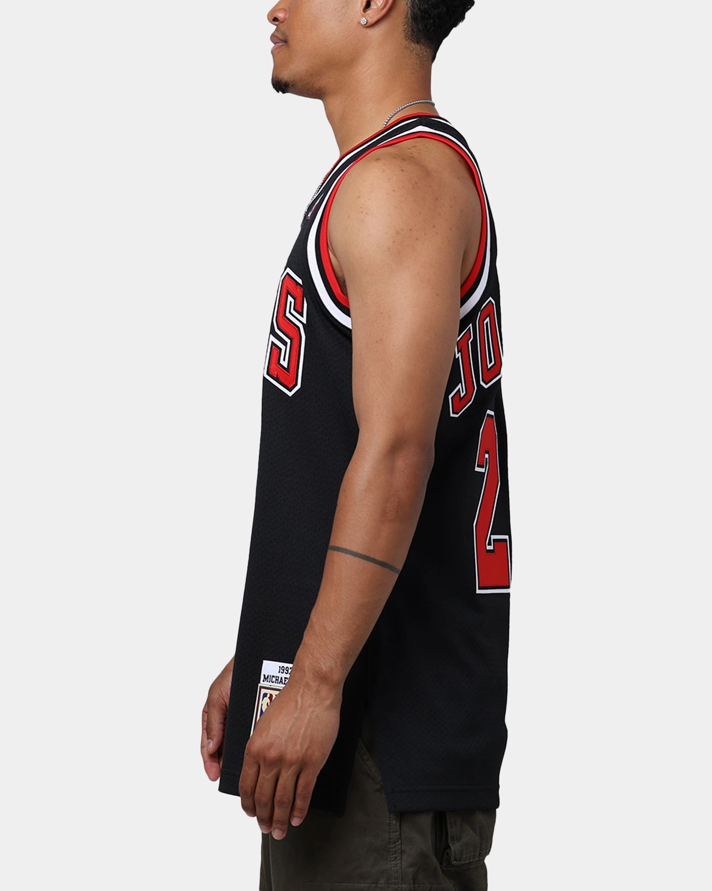 Mitchell & Ness Chicago Bulls Michael Jordan '97-'98 #23 Authentic NBA Jersey Black Active Wearable Wide Neck Opening