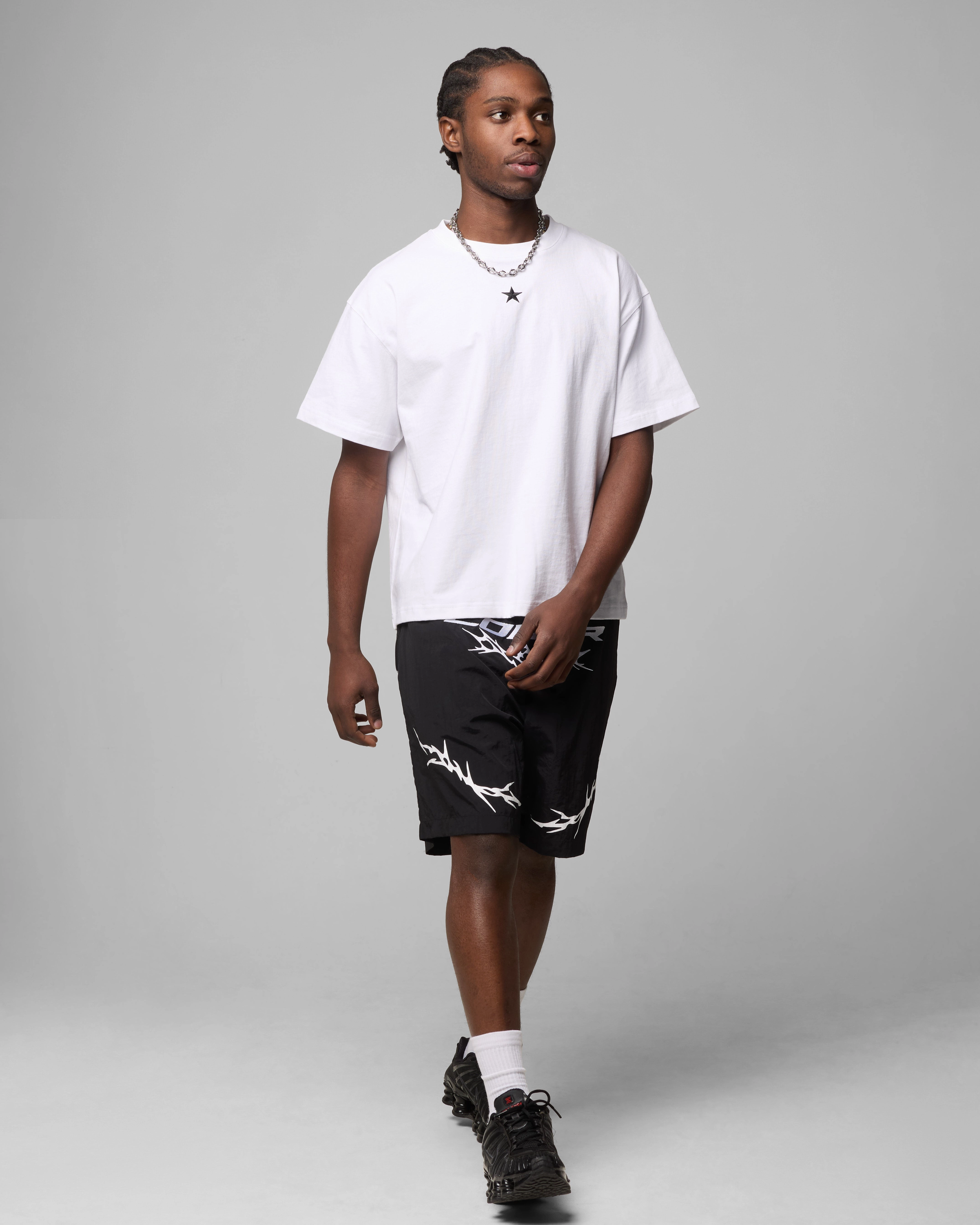 delivery work Loiter Cyber Walk Shorts Black
