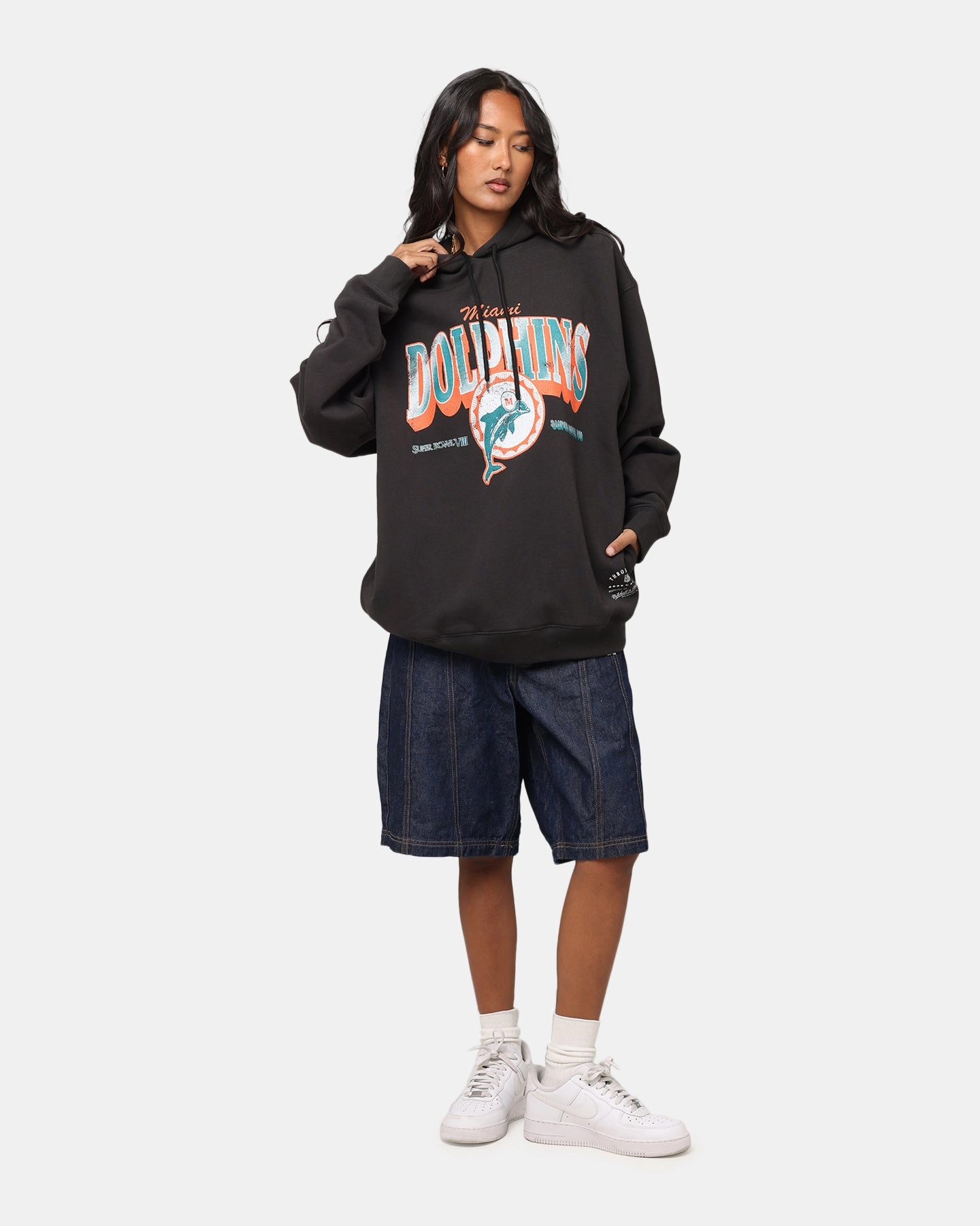 Articulated Elbows Secure Storage Mitchell & Ness Miami Dolphins Arch Hoodie Faded Black