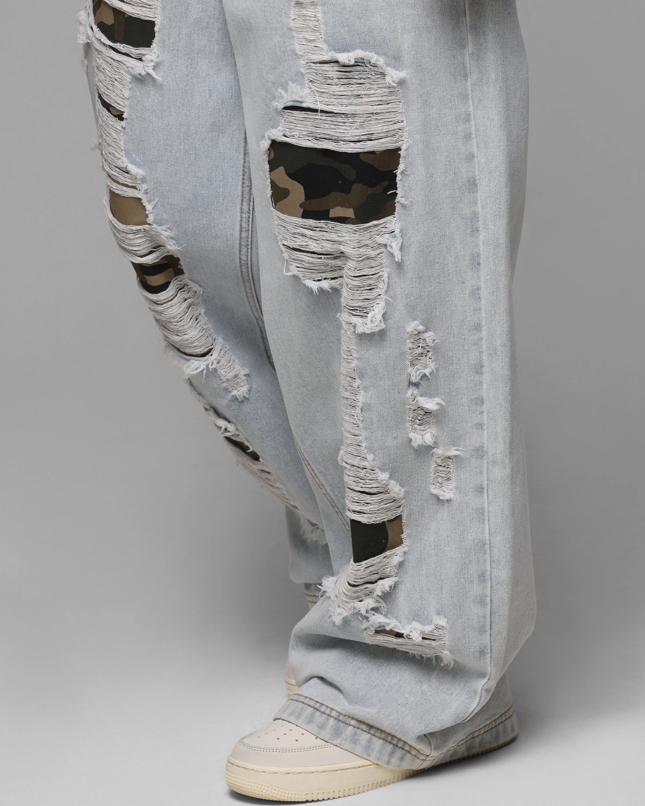Bold Look Professional Wear Loiter Collateral Distressed Jeans Denim Camo