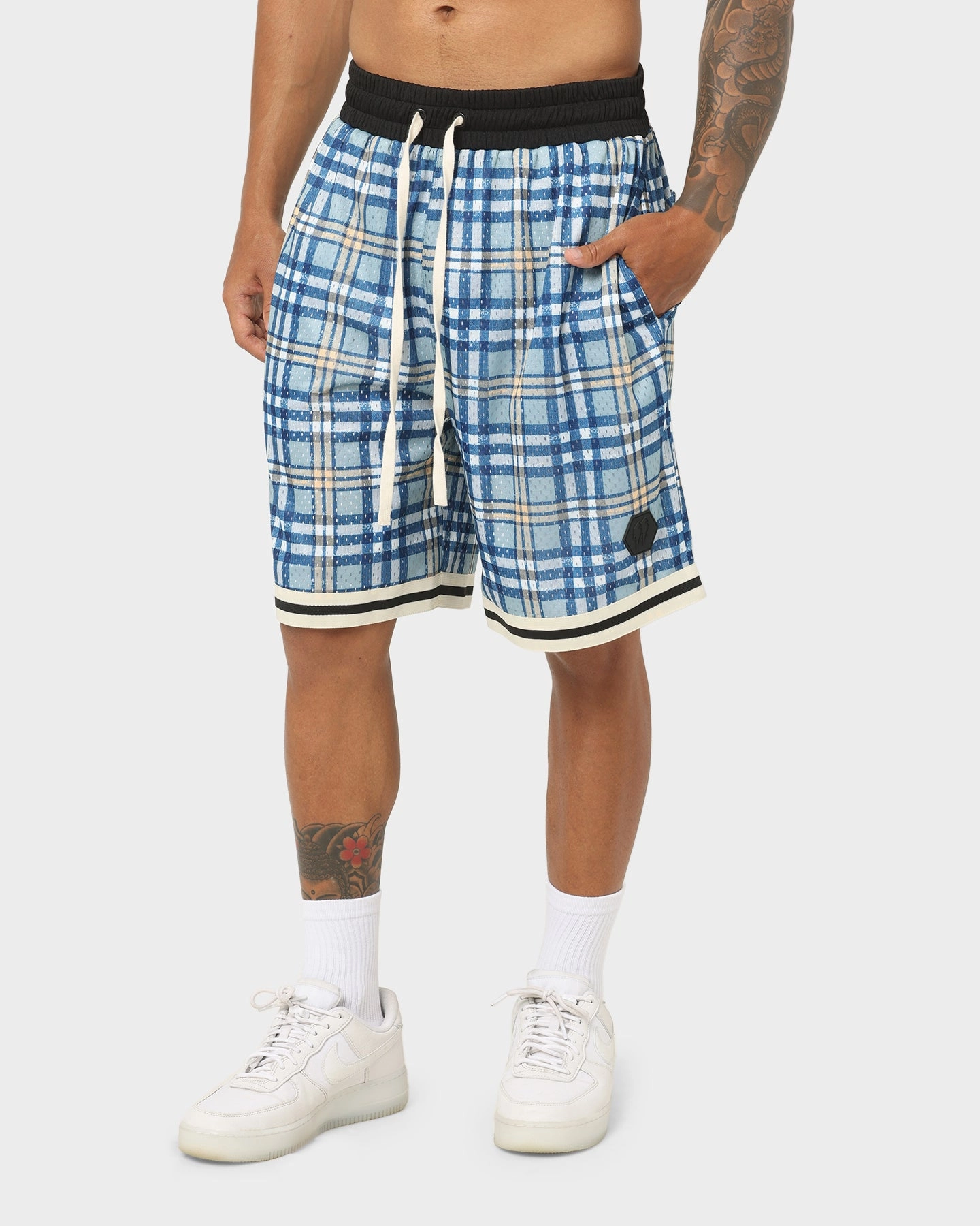 Wrinkle Resistant Finish Hidden Storage Compartment EN ES Team Basketball Shorts Blue Plaid