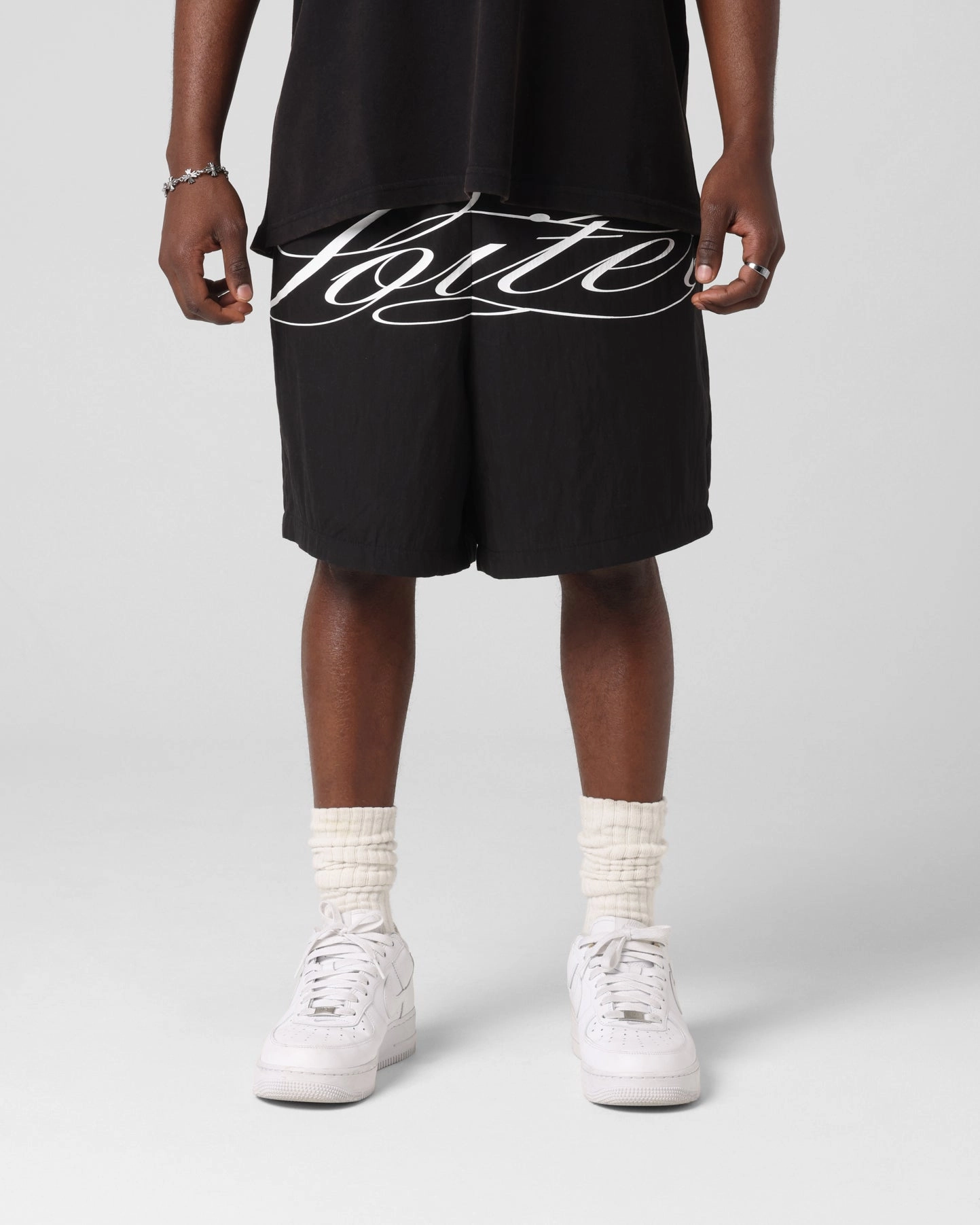 beauty industry Loiter Script Walk Shorts Black