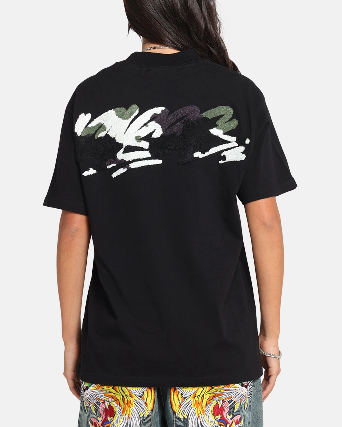 Holiday Trend Bold and Comfortable Carre Tag Mockneck T-Shirt Black