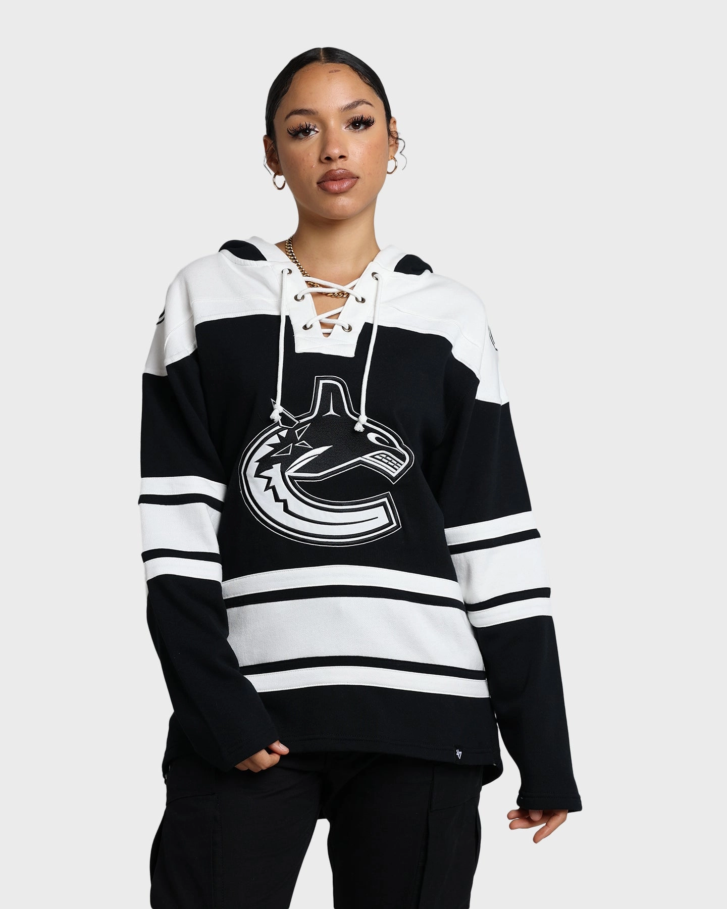 Urban Edge 47 Brand Vancouver Canucks Superior Lacer Hoodie Jet Black