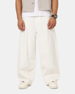 Modern Couple Look All Day Wear XXIII Balloon Jeans Off White