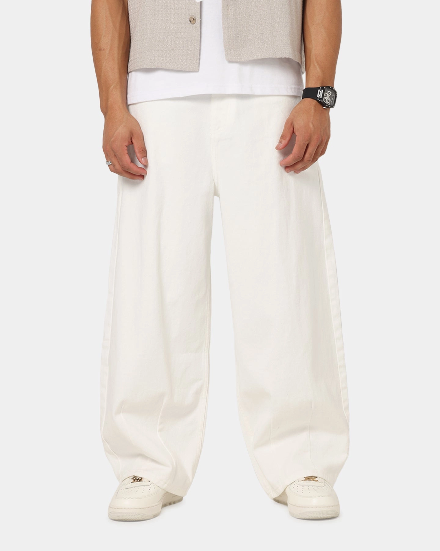 Modern Couple Look All Day Wear XXIII Balloon Jeans Off White