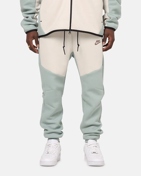Versatile Wearable Wide-leg cut Nike Sportswear Tech Fleece Joggers Dusty Sage