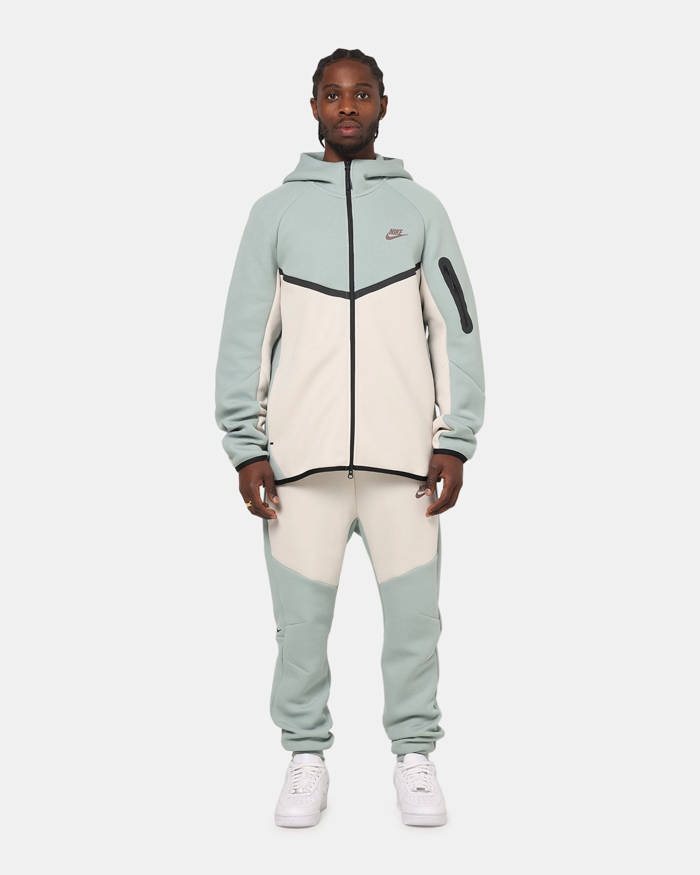 Casual Layer Nike Sportswear Tech Fleece Joggers Dusty Sage