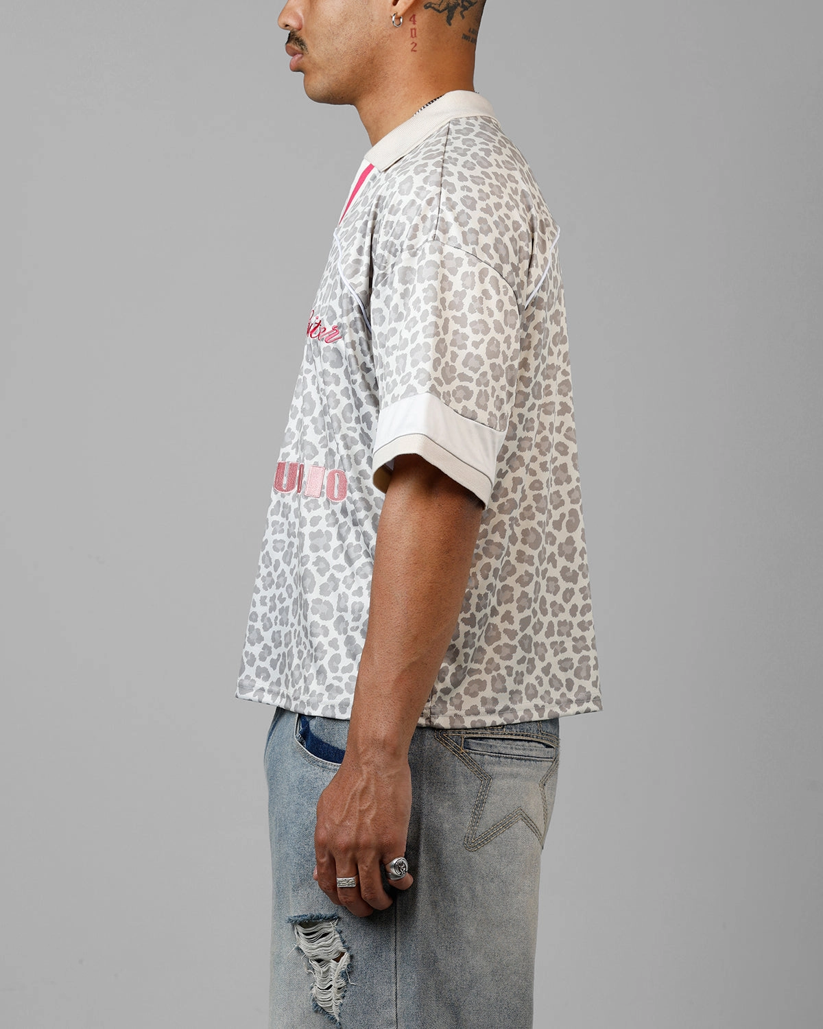 Loiter Art Studio United Jersey Snow Leopard Comfortable Layers