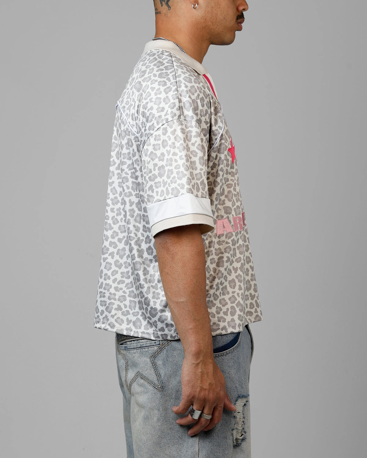 Weightless Layer Cross Fiber Engineering Loiter Art Studio United Jersey Snow Leopard
