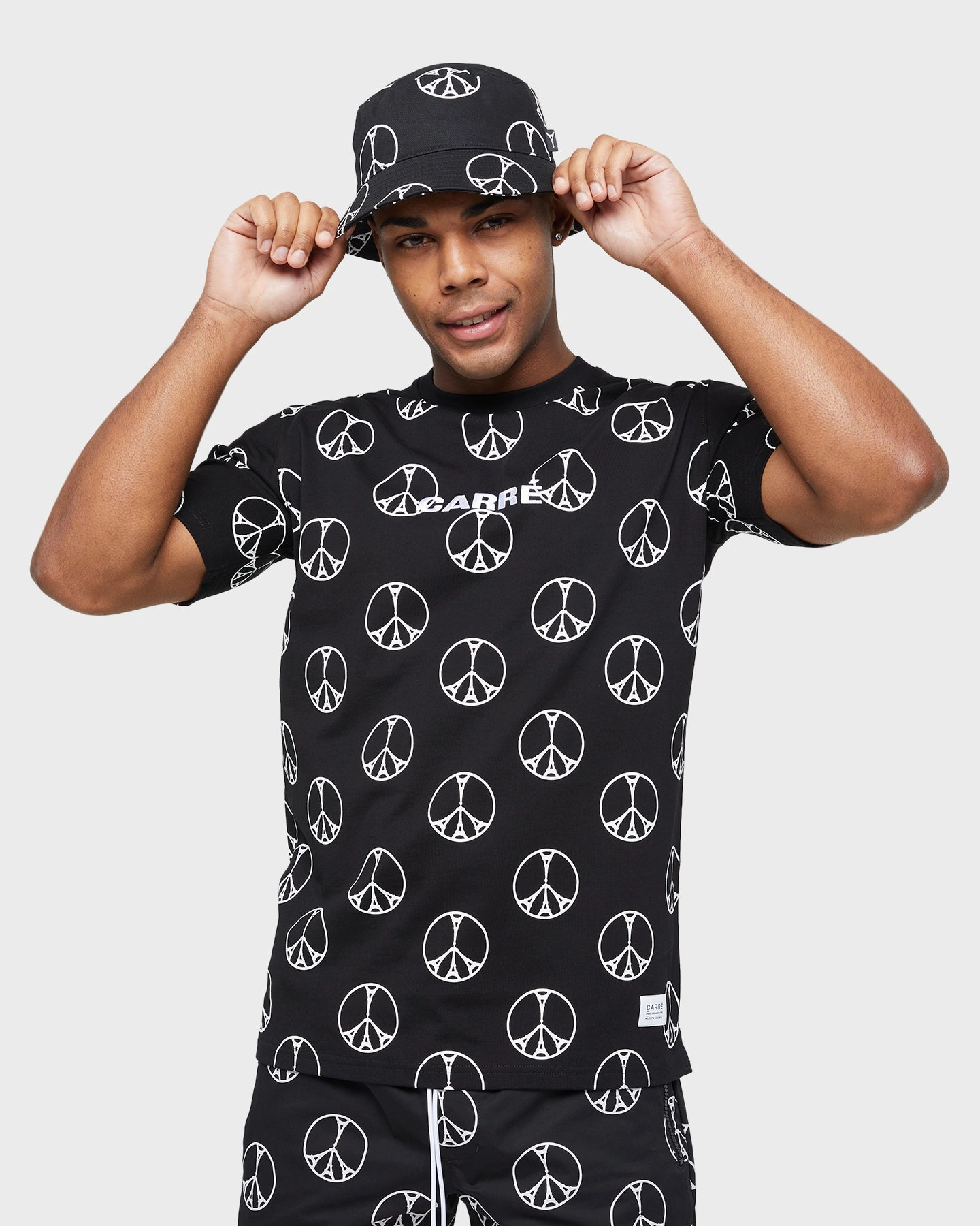 Carre Peace All Over CLS T-Shirt Black Fit For All Day Relaxed Design
