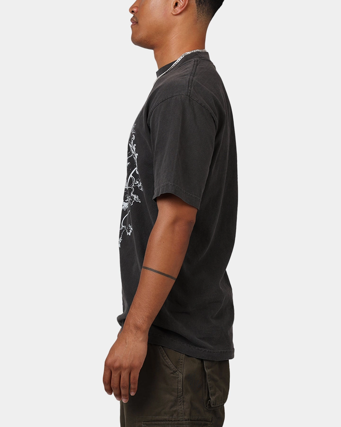 Low Environmental Impact Strawberry Badge T-Shirt Vintage Black