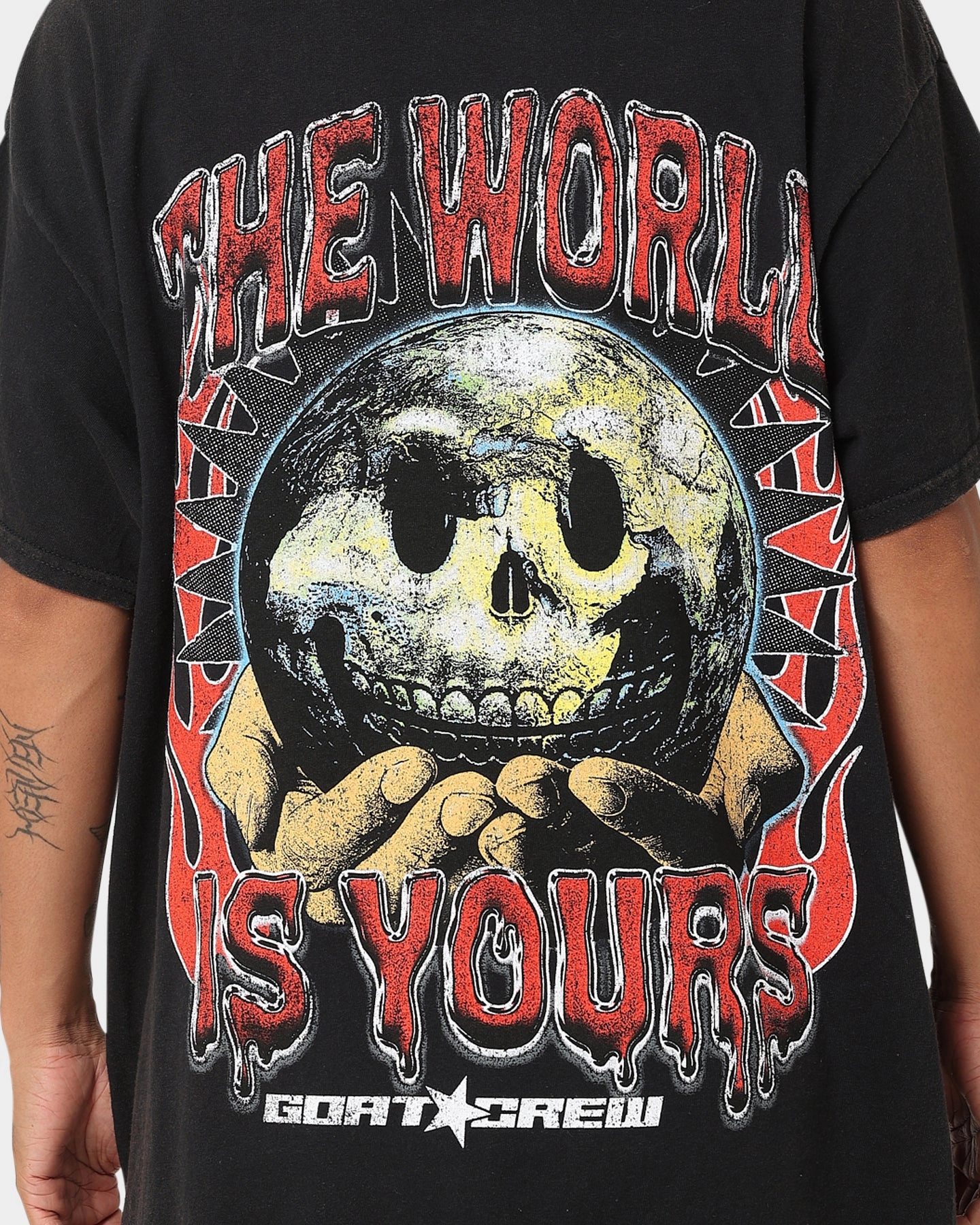 Long sleeved warmth Casual Comfort Fit Goat Crew The World Is Yours Vintage T-Shirt Black Wash