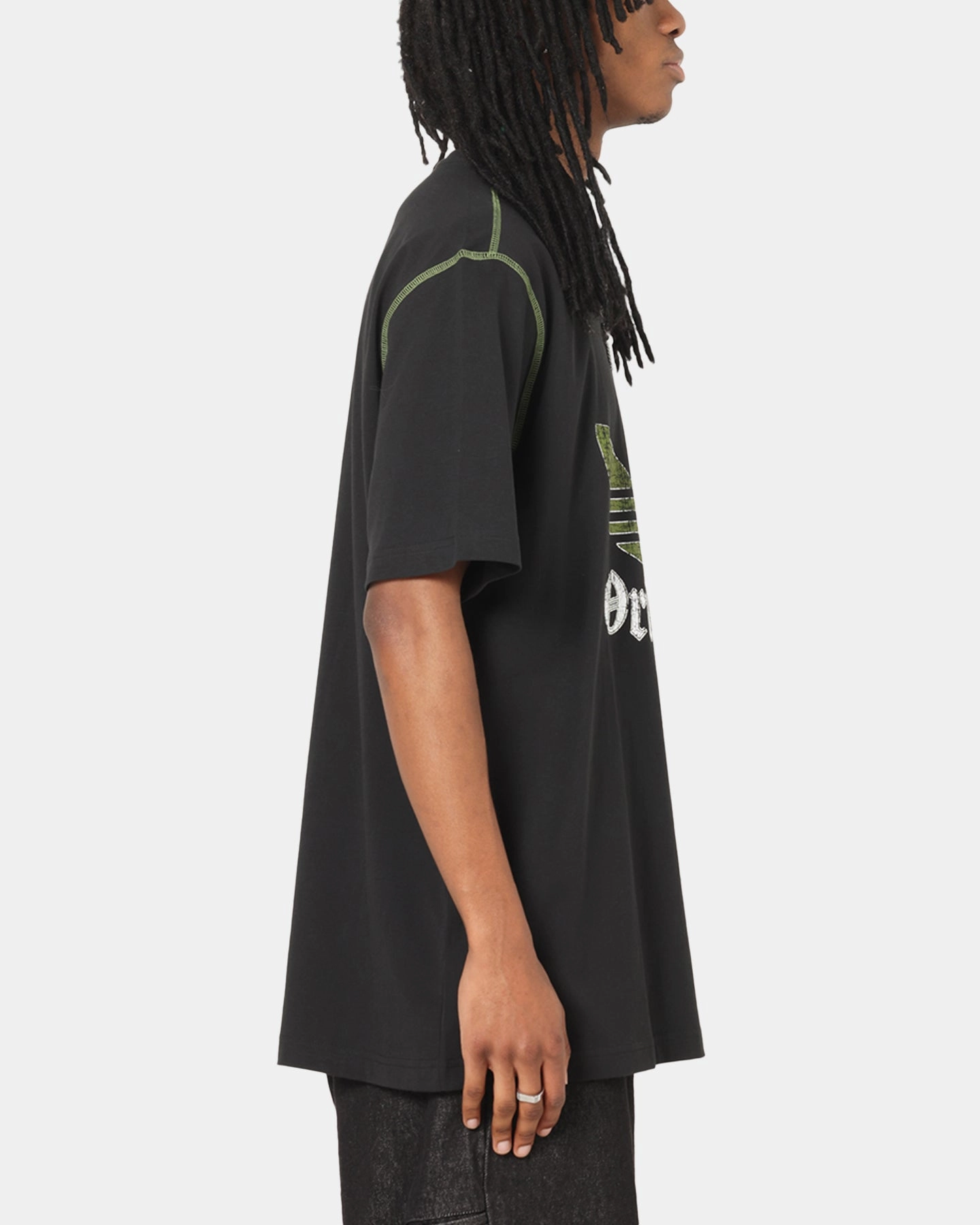 Adidas Graphic T-Shirt Black Casual Vibe Wear Comfort and style