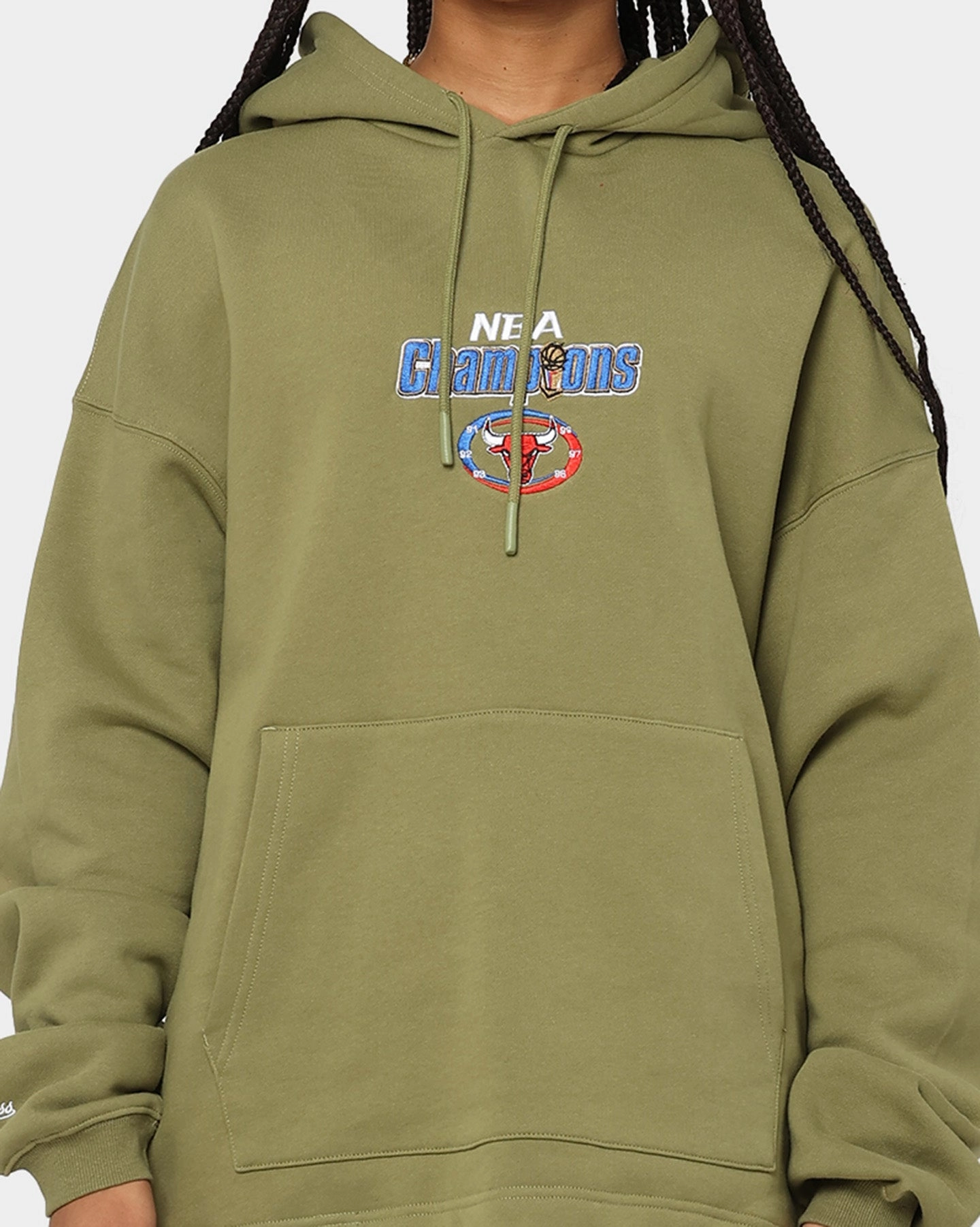 Fitness Mitchell & Ness Chicago Bulls Anniversary Hoodie Olive
