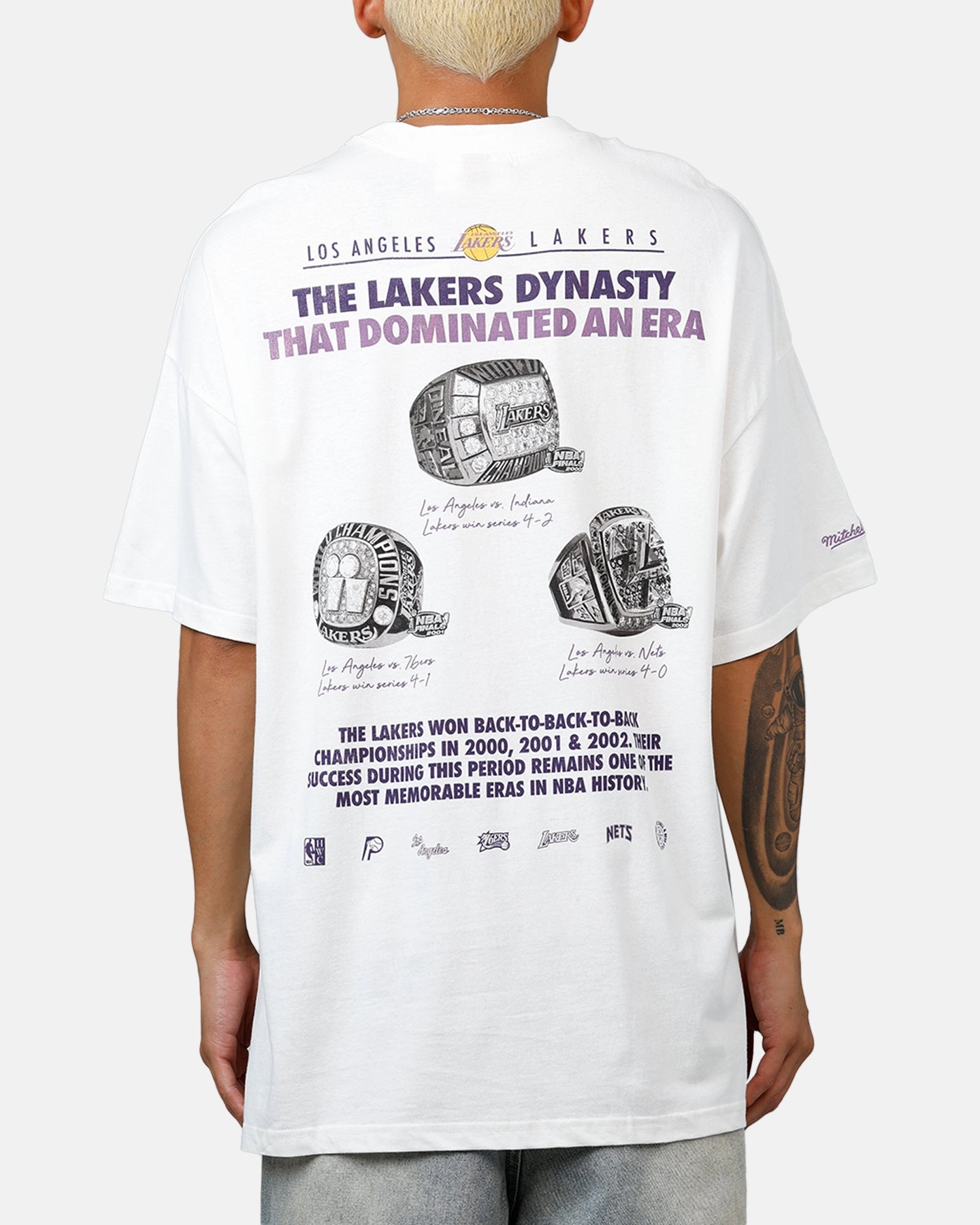 Mitchell & Ness Los Angeles Lakers Shaquille O'Neal Got Better T-Shirt Vintage White Striped Pattern