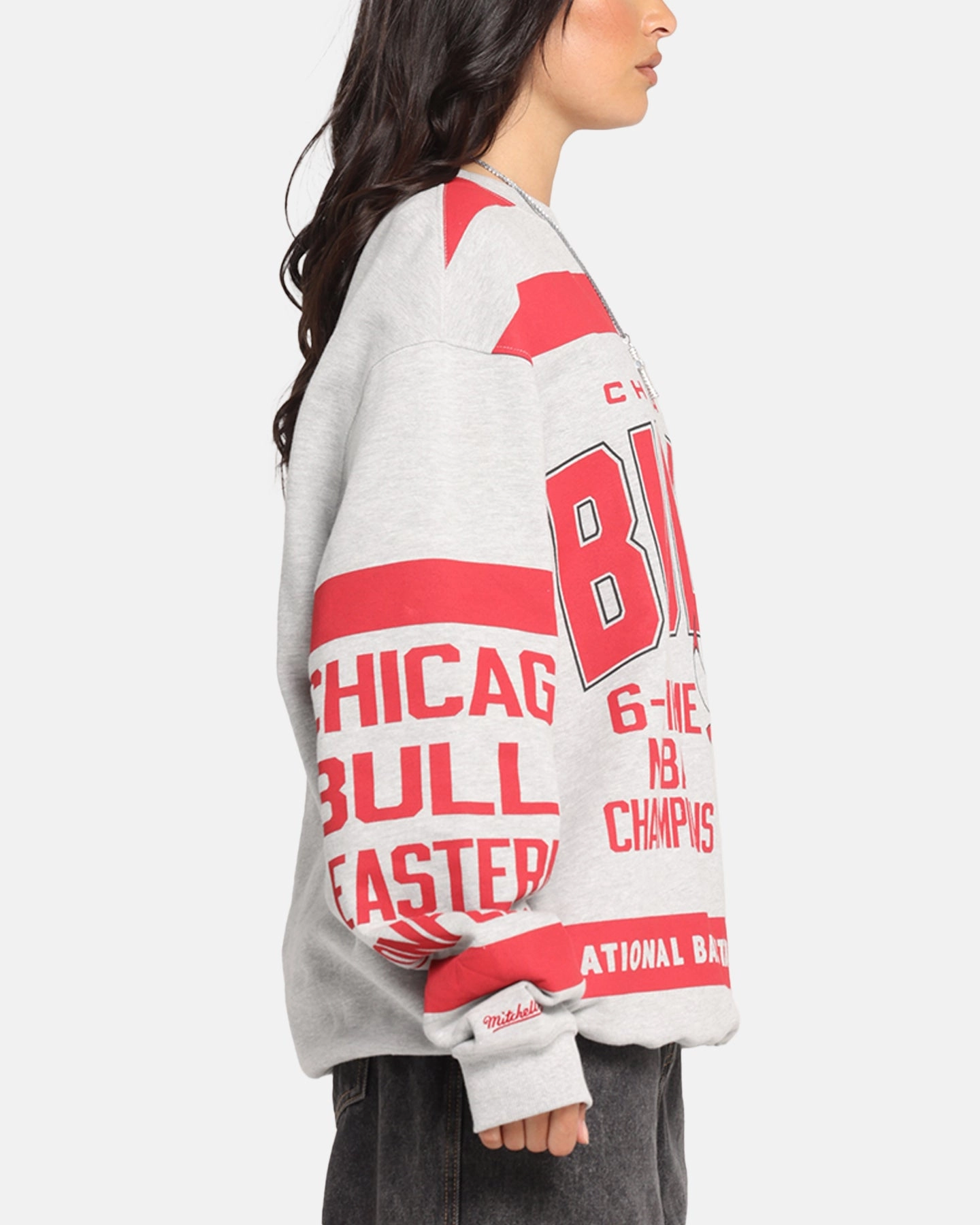 Quick Dry Technology Mitchell & Ness Chicago Bulls Letterform Crewneck Grey Marle/Official Team Color