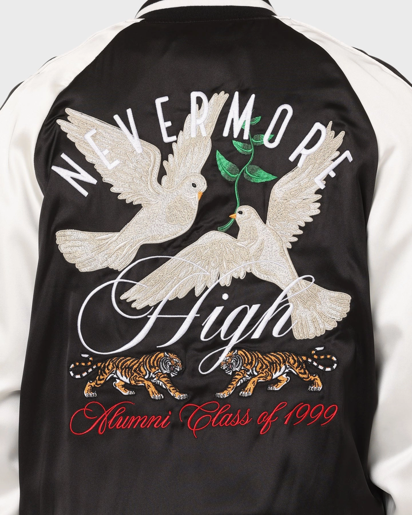 Gel Lifted Anchors "Alumni" Souvenir Jacket Black