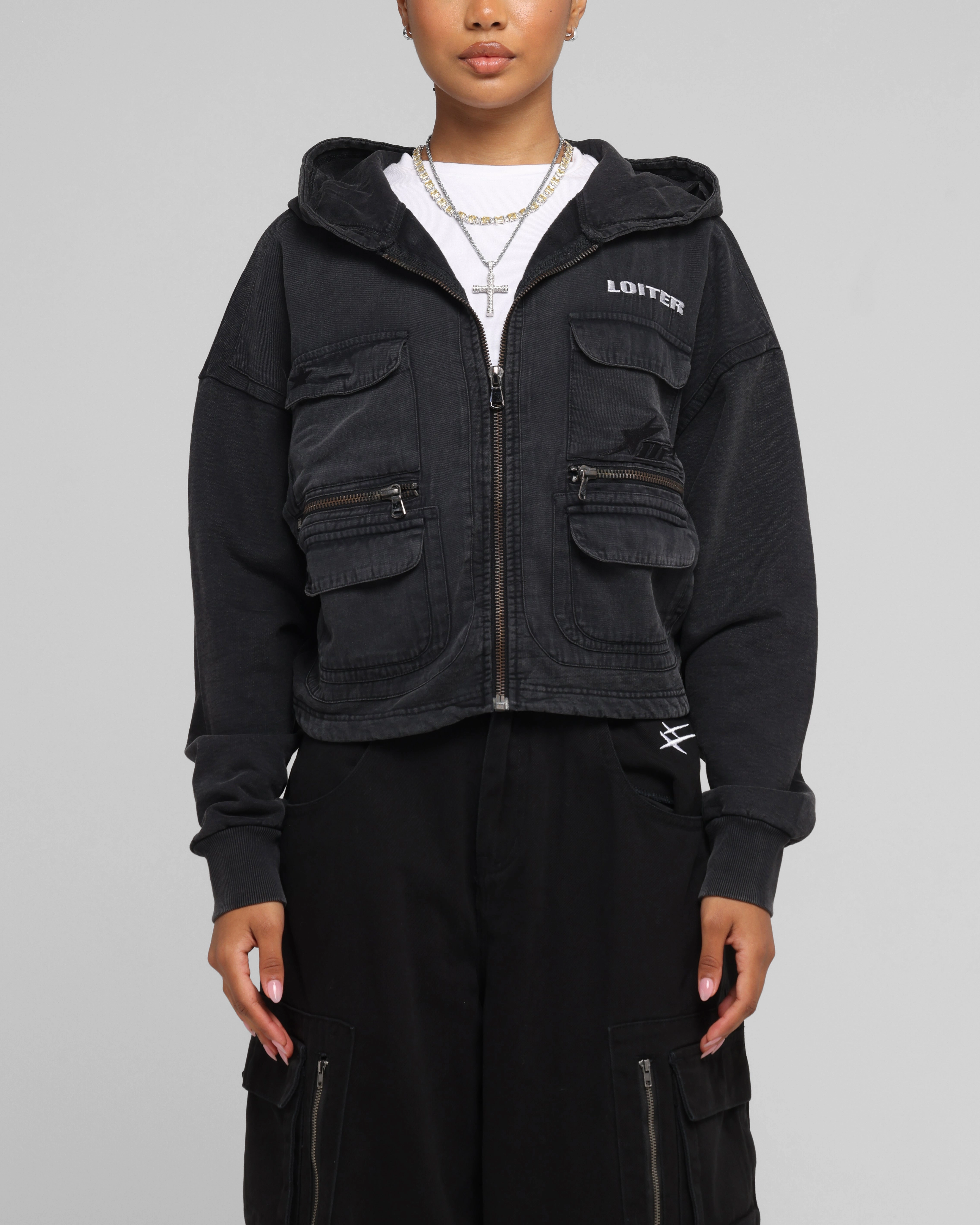Chemistry Outdoor Activity Loiter Women's Utility Cropped Hoodie Washed Black