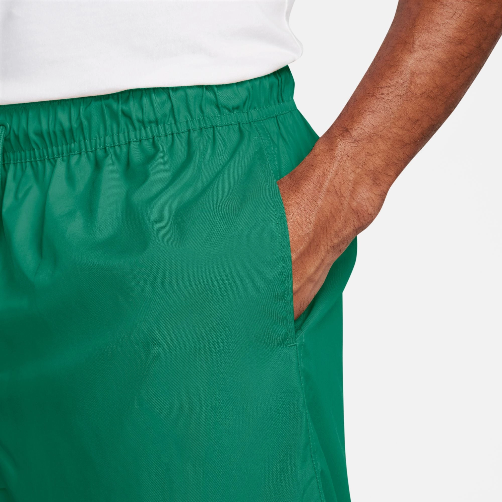 MultiPocket Design Active Wear Shorts Nike Club Woven Shorts 'Malachite'