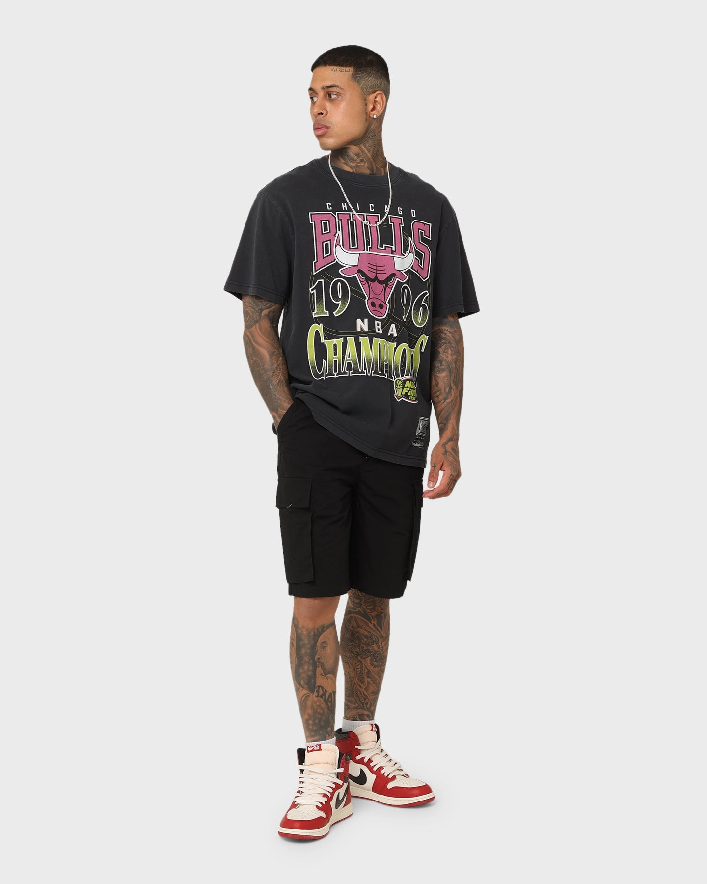 harmonious Mitchell & Ness Chicago Bulls 1996 Neon Champions Vintage T-Shirt Faded Black