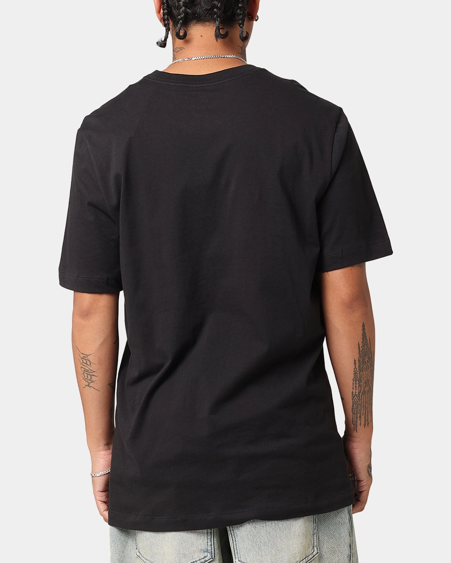 Nike Sportswear Club T-Shirt Black/White Low Environmental Impact Essential Look