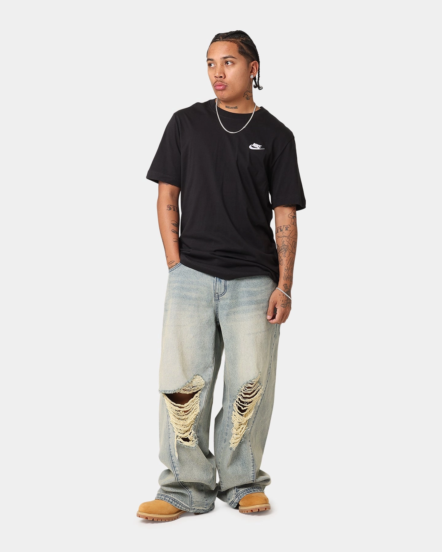 Nike Sportswear Club T-Shirt Black/White Chilly Day Essentials