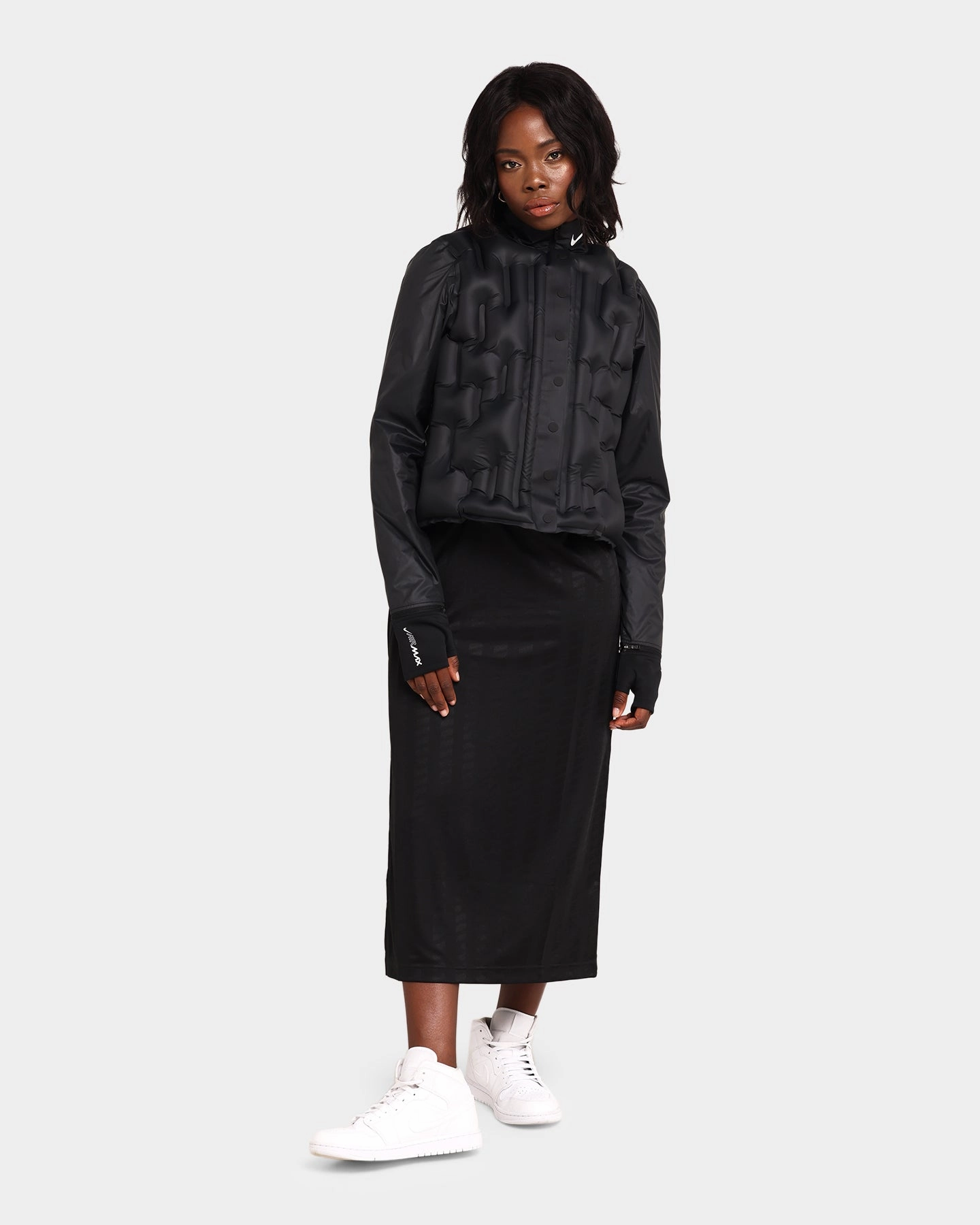 Nike Women's Nike Sportswear Inflatable Jacket Black suitable for funerals suitable for corporate events