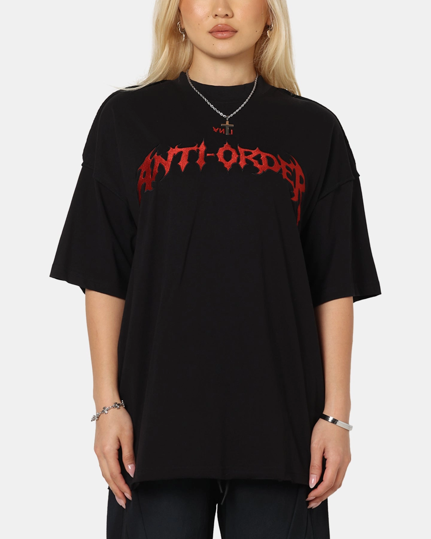 Layered Hem Detail The Anti Order Mosh Non Seam T-Shirt Black/Red