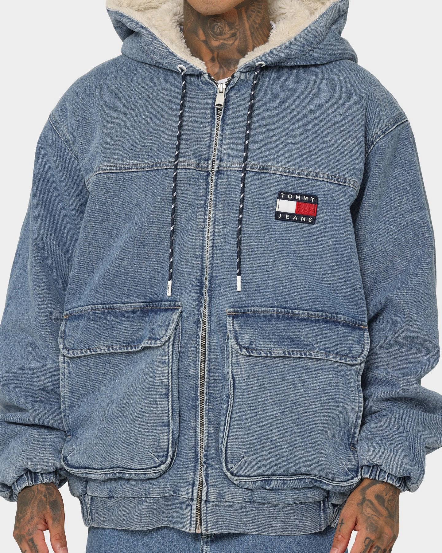 Tommy Jeans Denim Hooded Sherpa Jacket DF6136 Denim Medium Urban Detail Unique