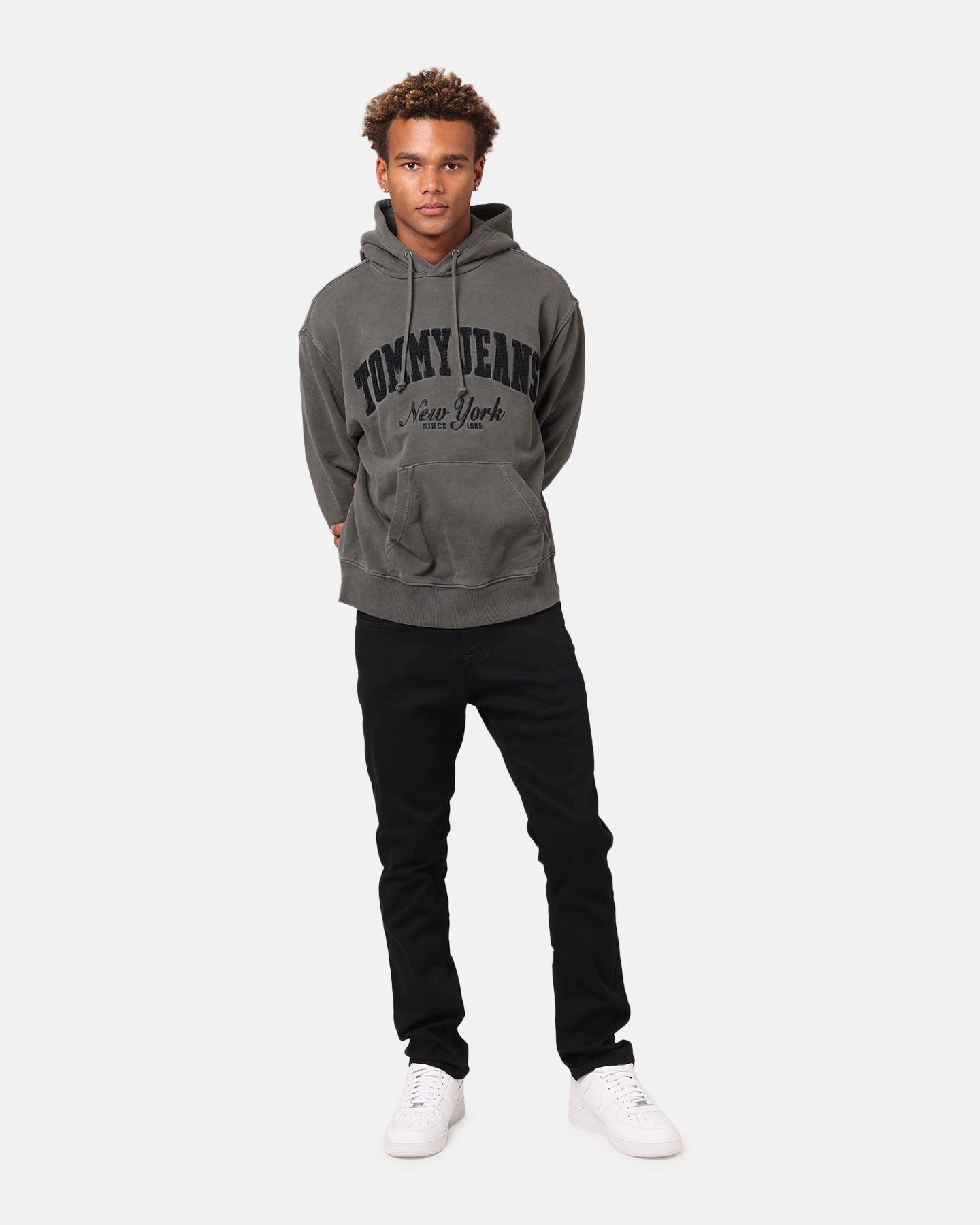Tommy Jeans Relaxed Vintage Varsity Hoodie Black day operation Layered Airflow System
