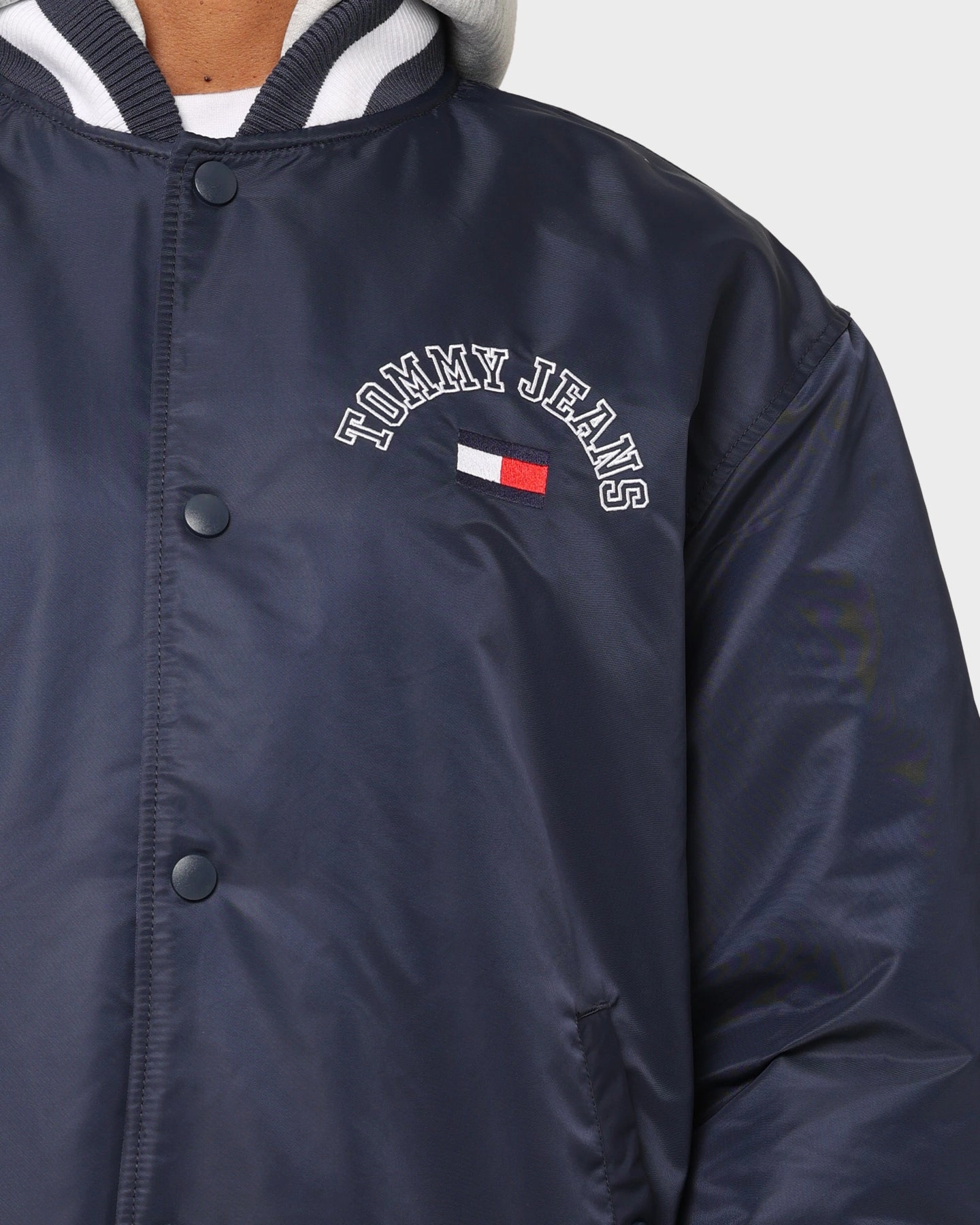 Bond Tommy Jeans TJM Graphic Satin Bomber Jacket Twilight Navy