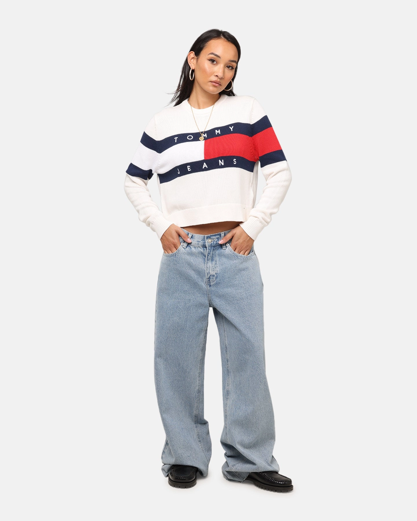 Minimalist Design Lined Pockets Tommy Jeans Women's Center Flag Sweater Ancient White