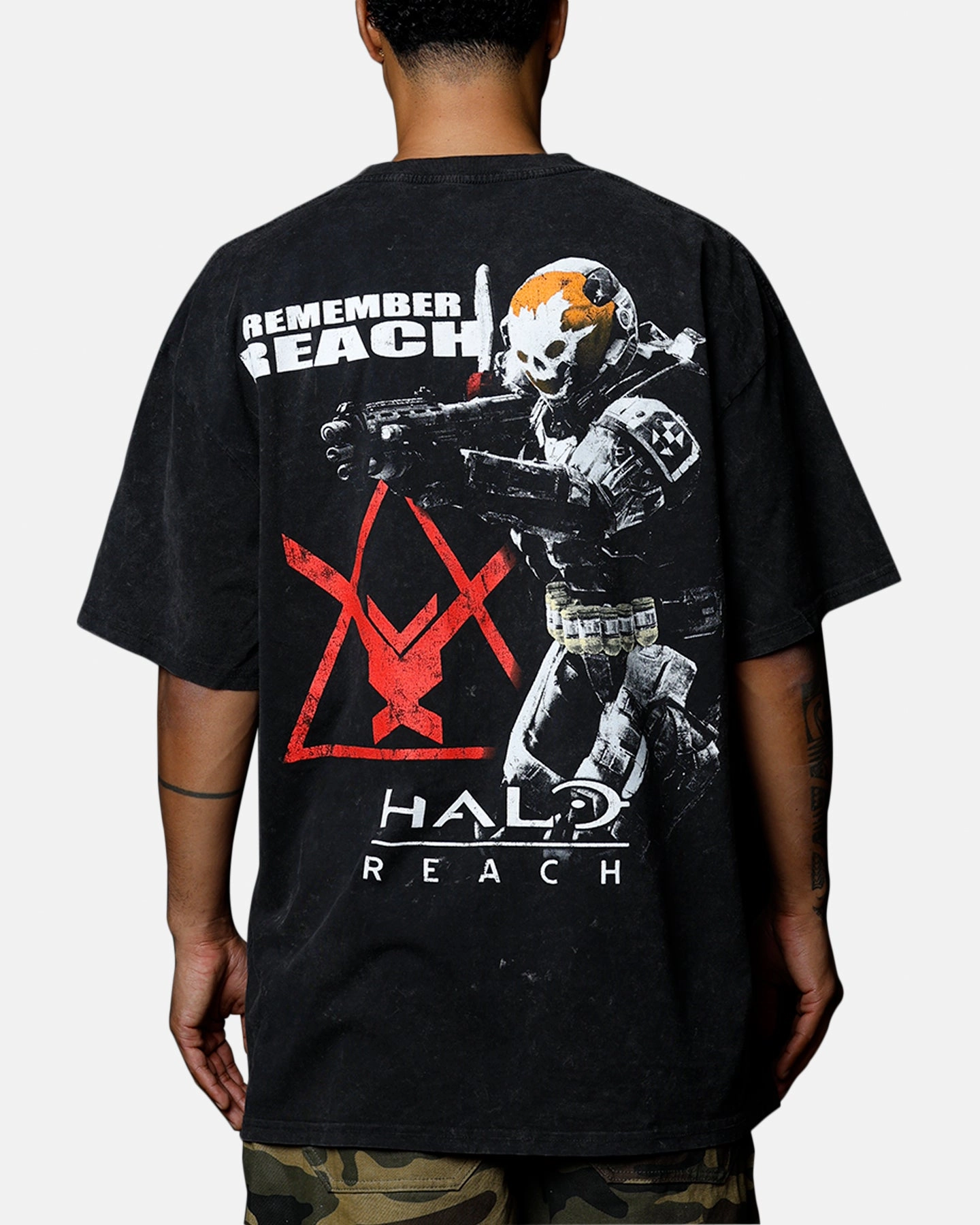 Workout Gear Goat Crew X Halo Halo Reach Emilie Big Head Vintage T-Shirt Black Acidwash