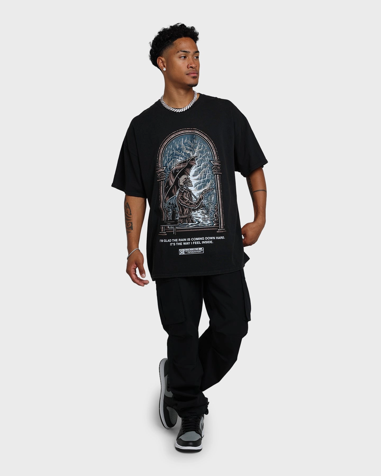 Rats Get Fat The Rain Vintage T-Shirt Black Wash Fresh Outfit Style Stylish Layer Look
