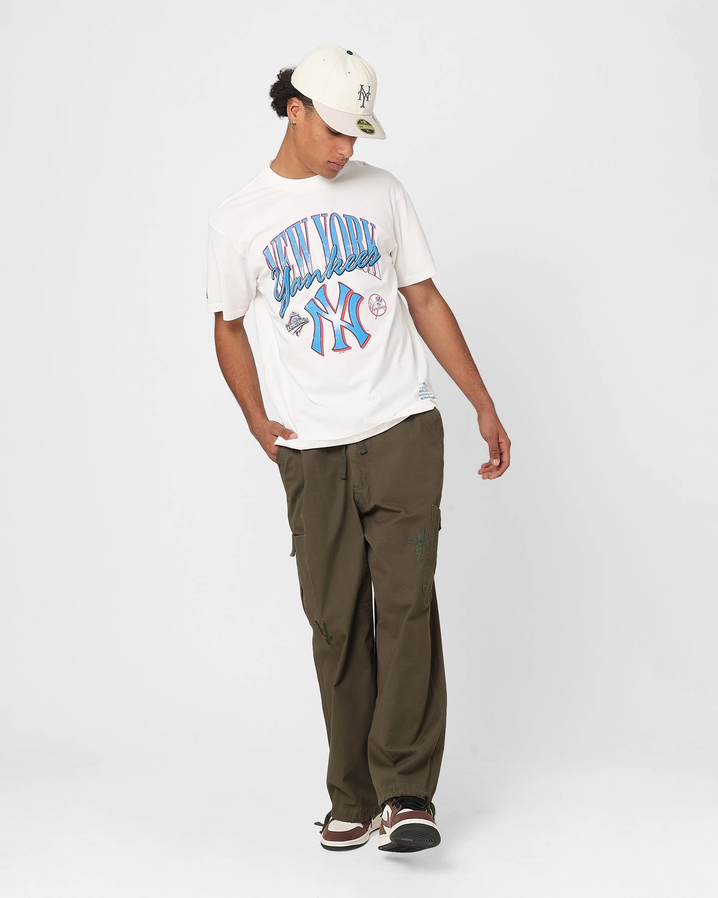 Majestic Athletic New York Yankees Script Arch T-Shirt Vintage White Hypoallergenic fabric