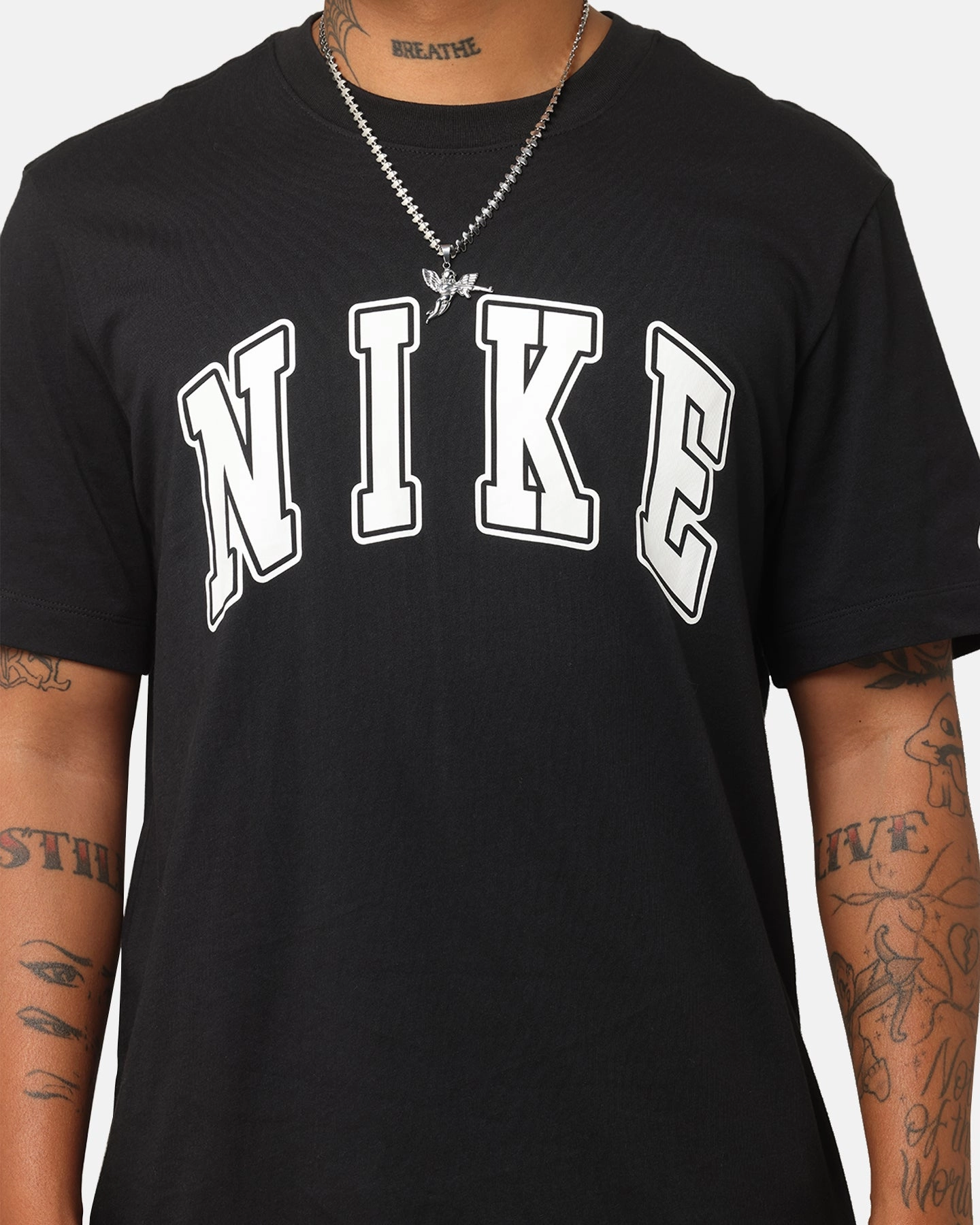 Nike Sportswear Club T-Shirt Black Light Breeze Thermoregulating Fabric