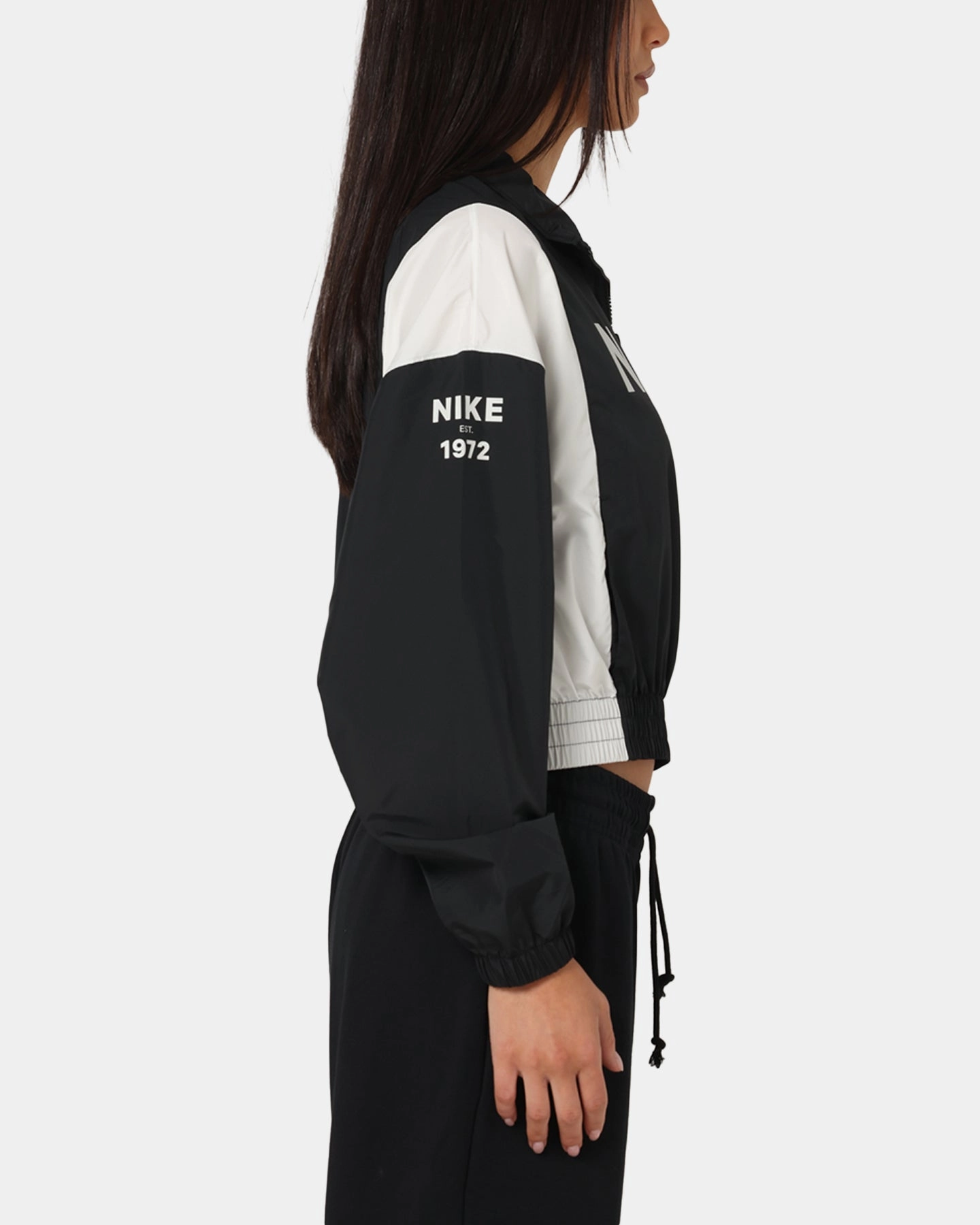 Nike Women's Sportswear Classic Woven Lightweight 1/4-Zip Jacket Black/Black/Sail Ventilation Panels Double Layered